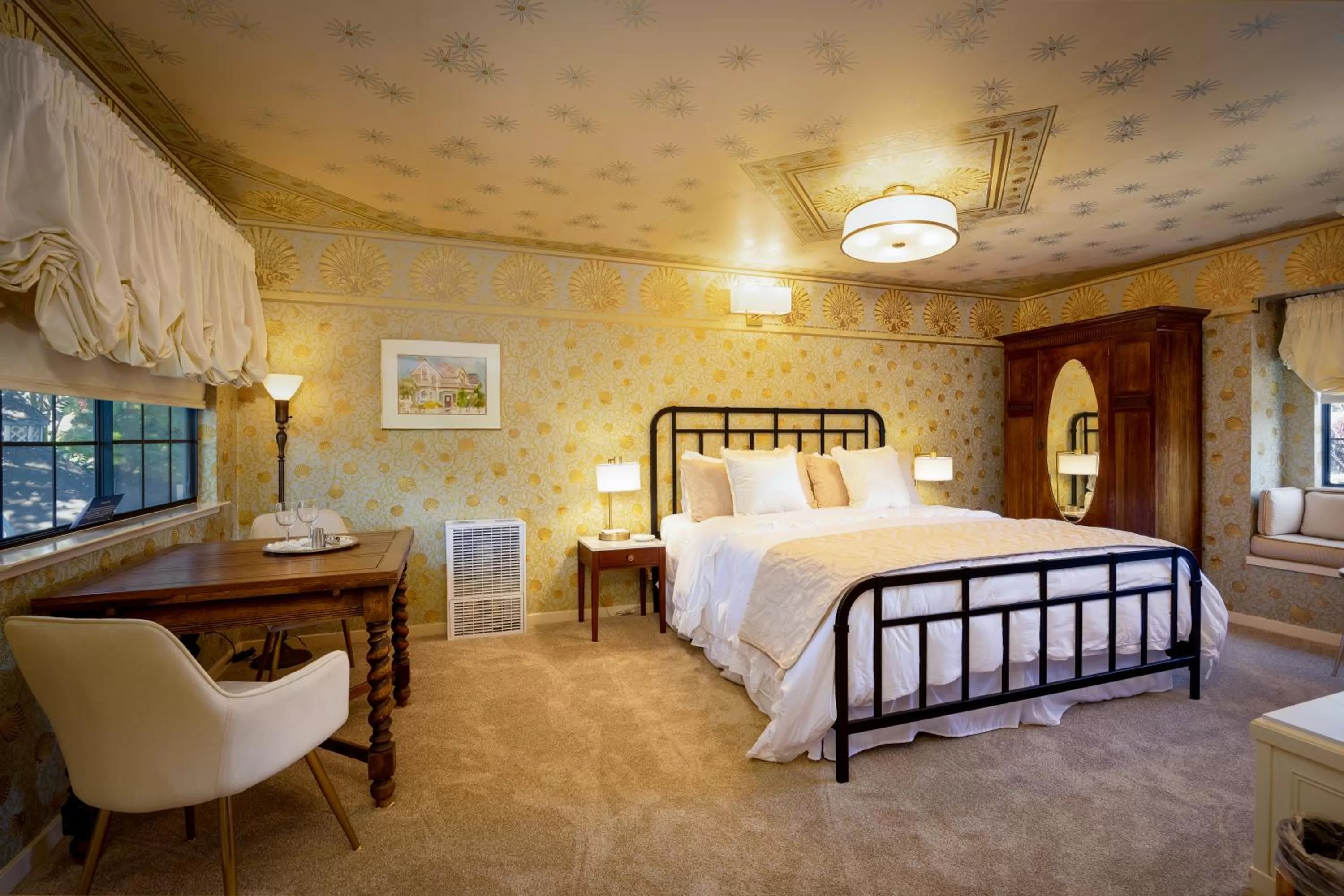 Bed in Mill Rose Inn