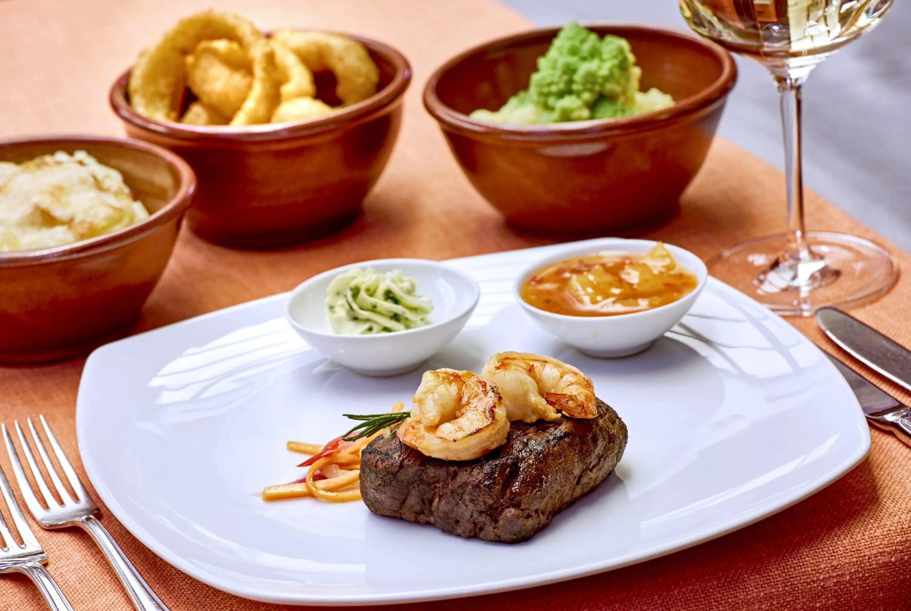 Restaurant/places to eat in Seaside Park Hotel Leipzig