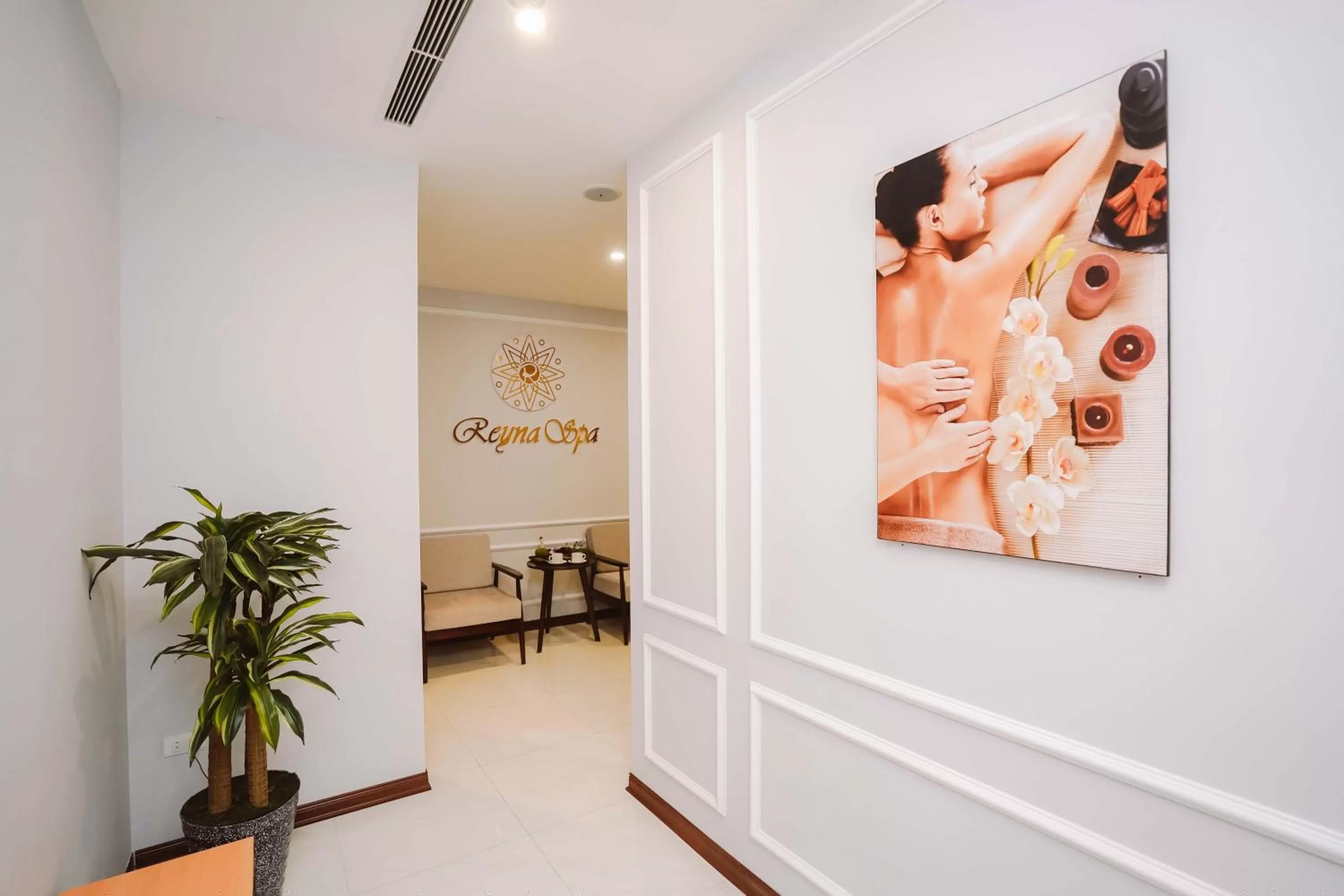 Area and facilities in Reyna Hotel Hanoi & Spa