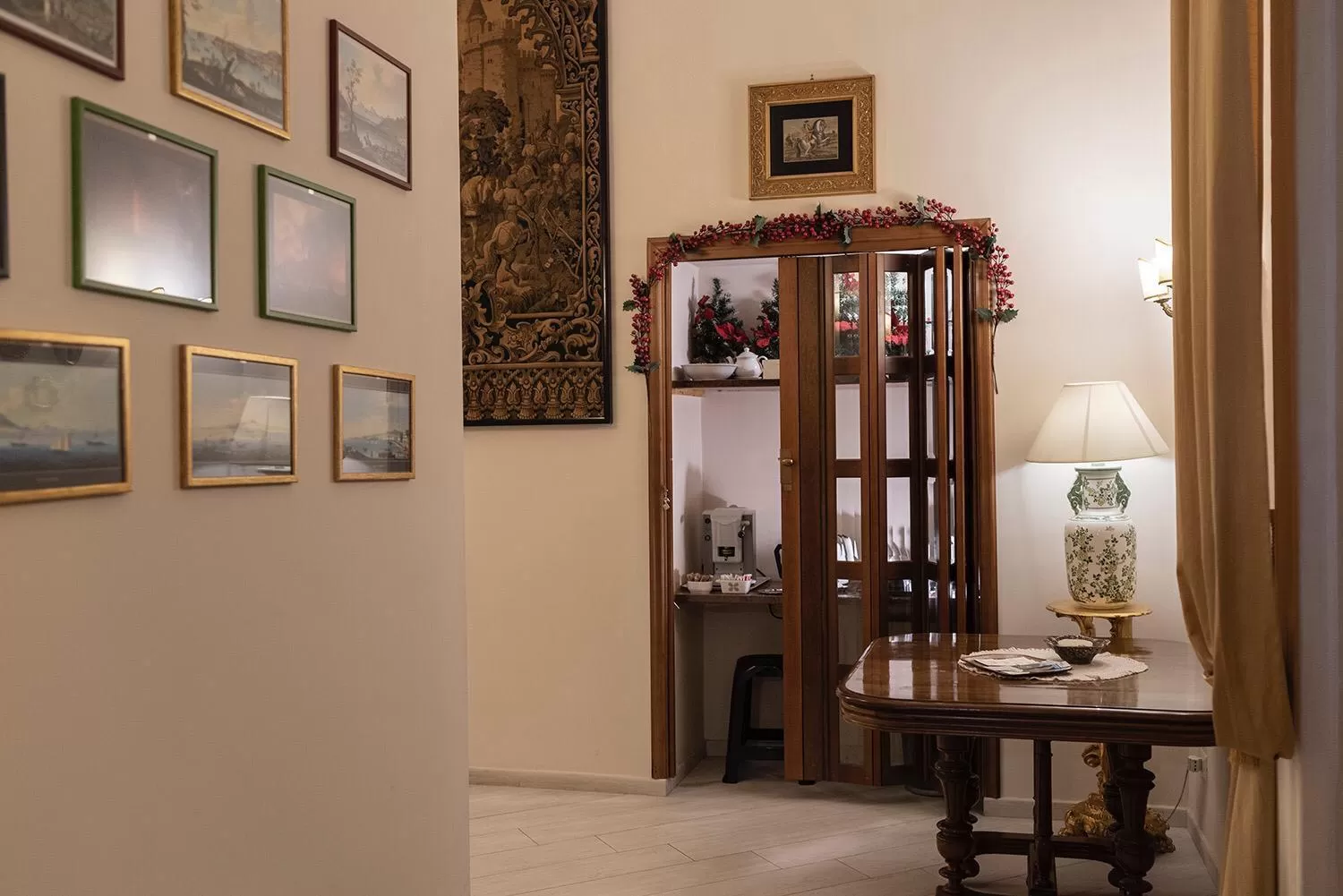 Lobby or reception in Domus Borbonica