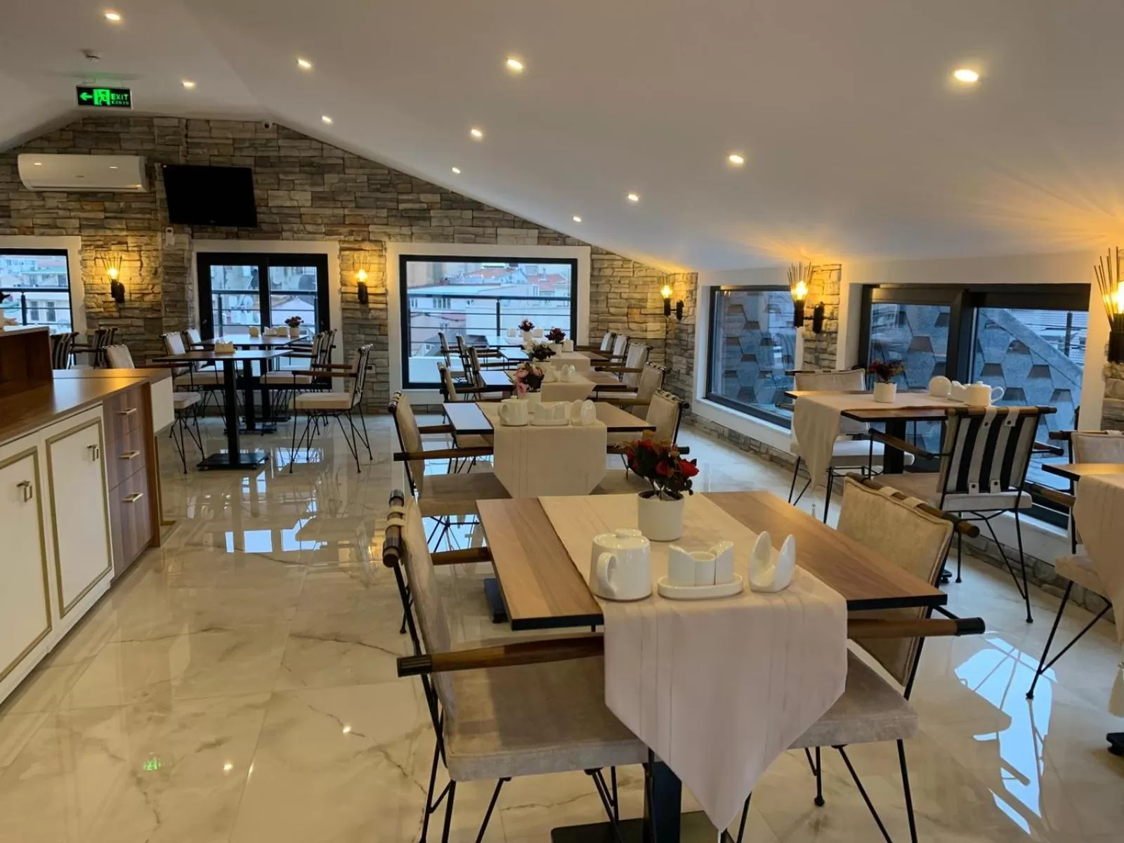 Restaurant/places to eat in Mr BEYAZ HOTEL