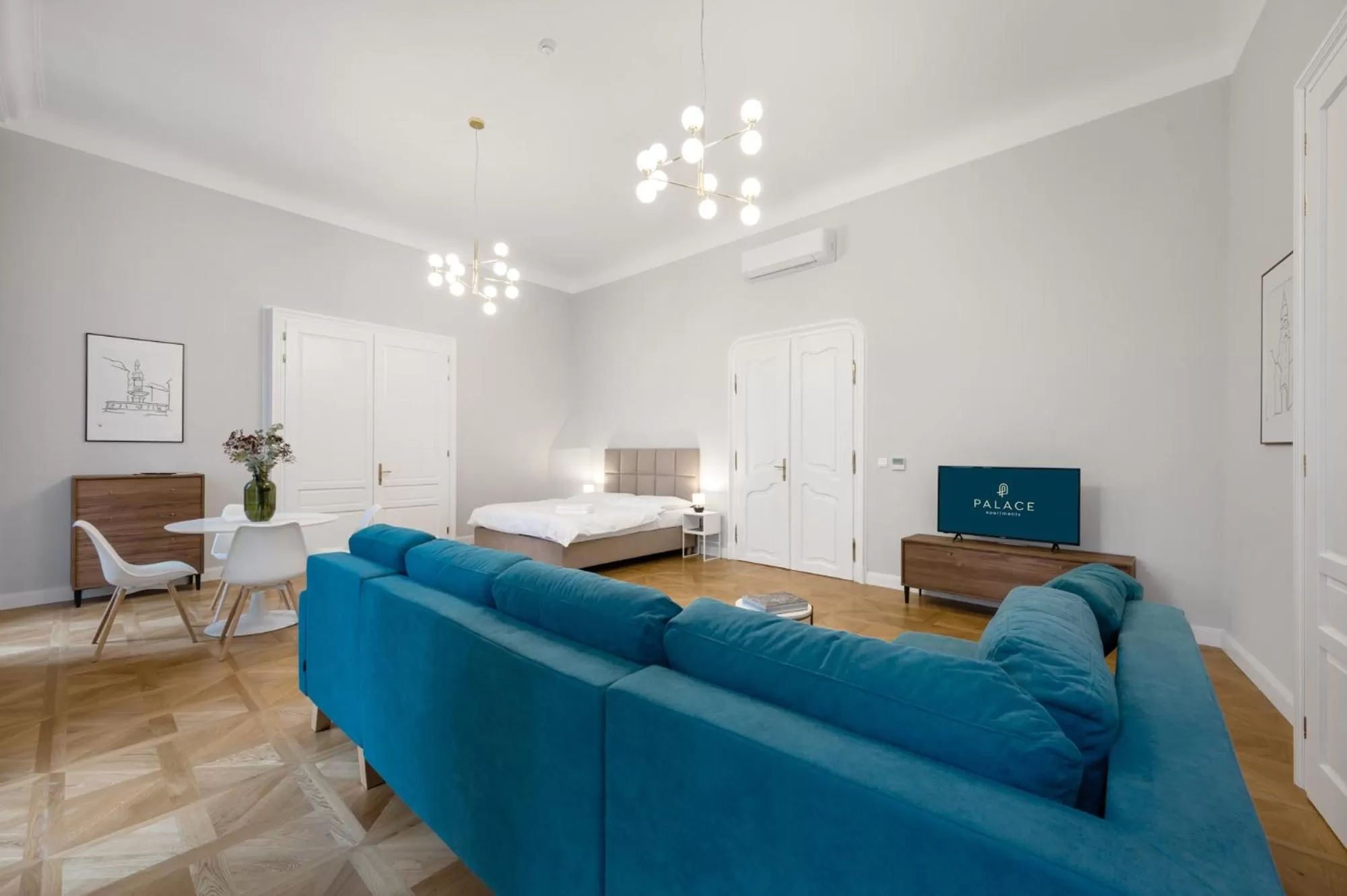 Photo of the whole room, Bed in Palace Apartments