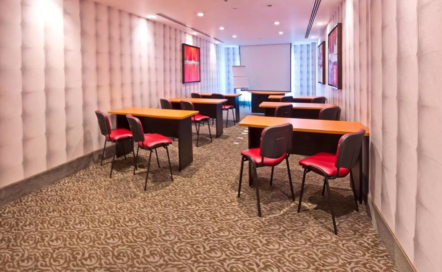 Meeting/conference room in Holiday Inn Express & Suites Queretaro by IHG