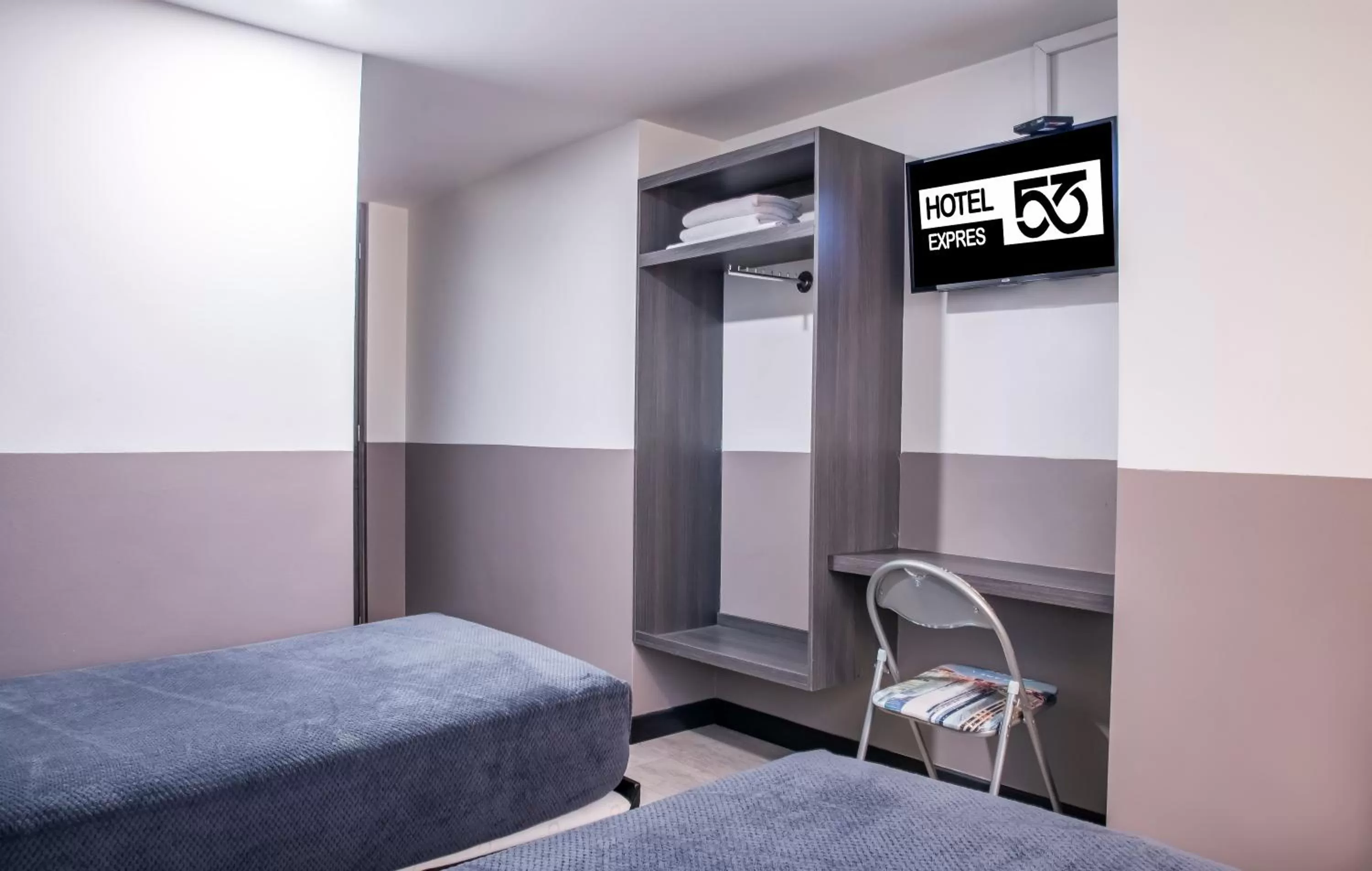 Photo of the whole room, Bed in Hotel Express 53