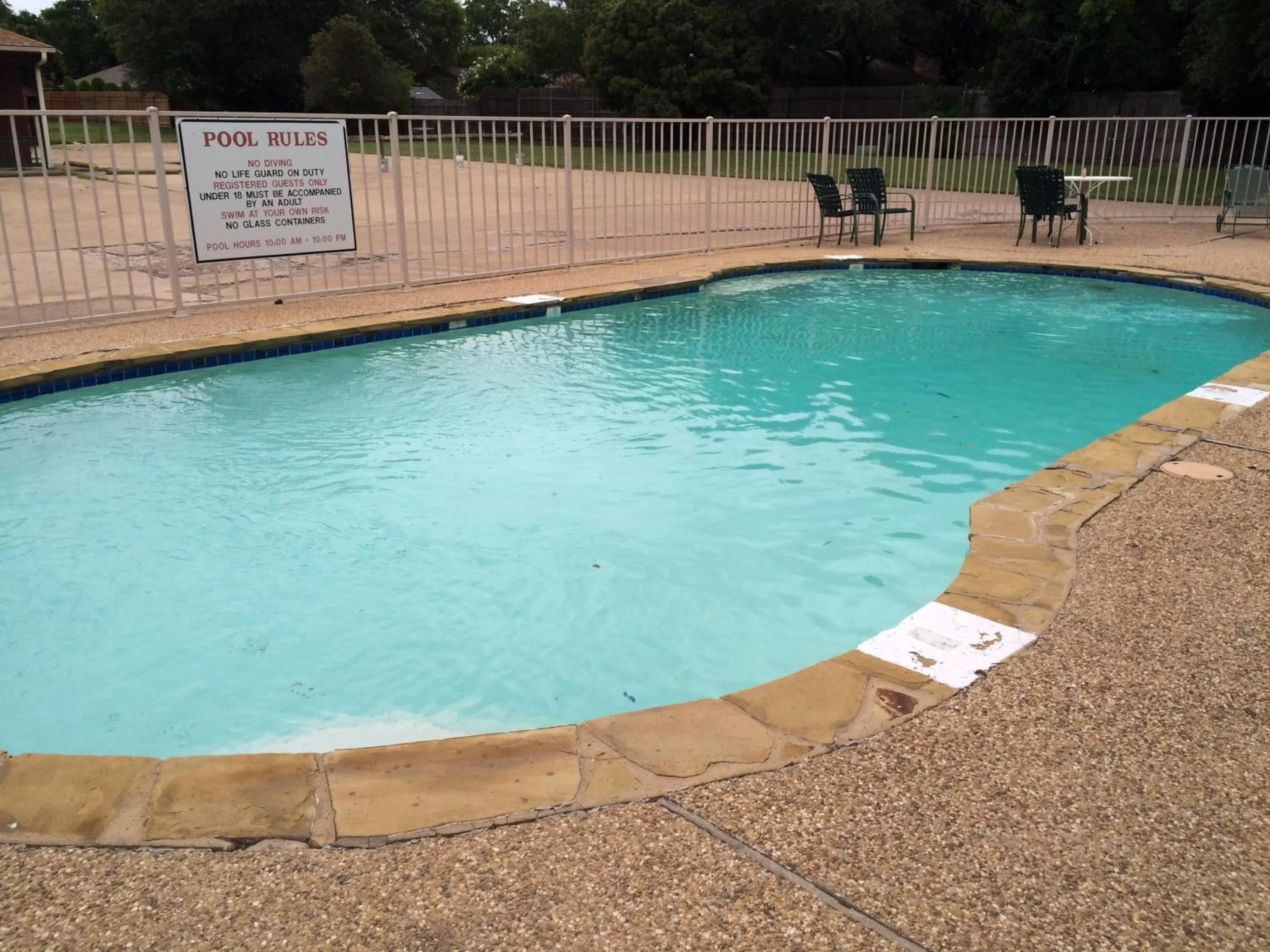 Swimming pool in Motel 6-Waxahachie, TX
