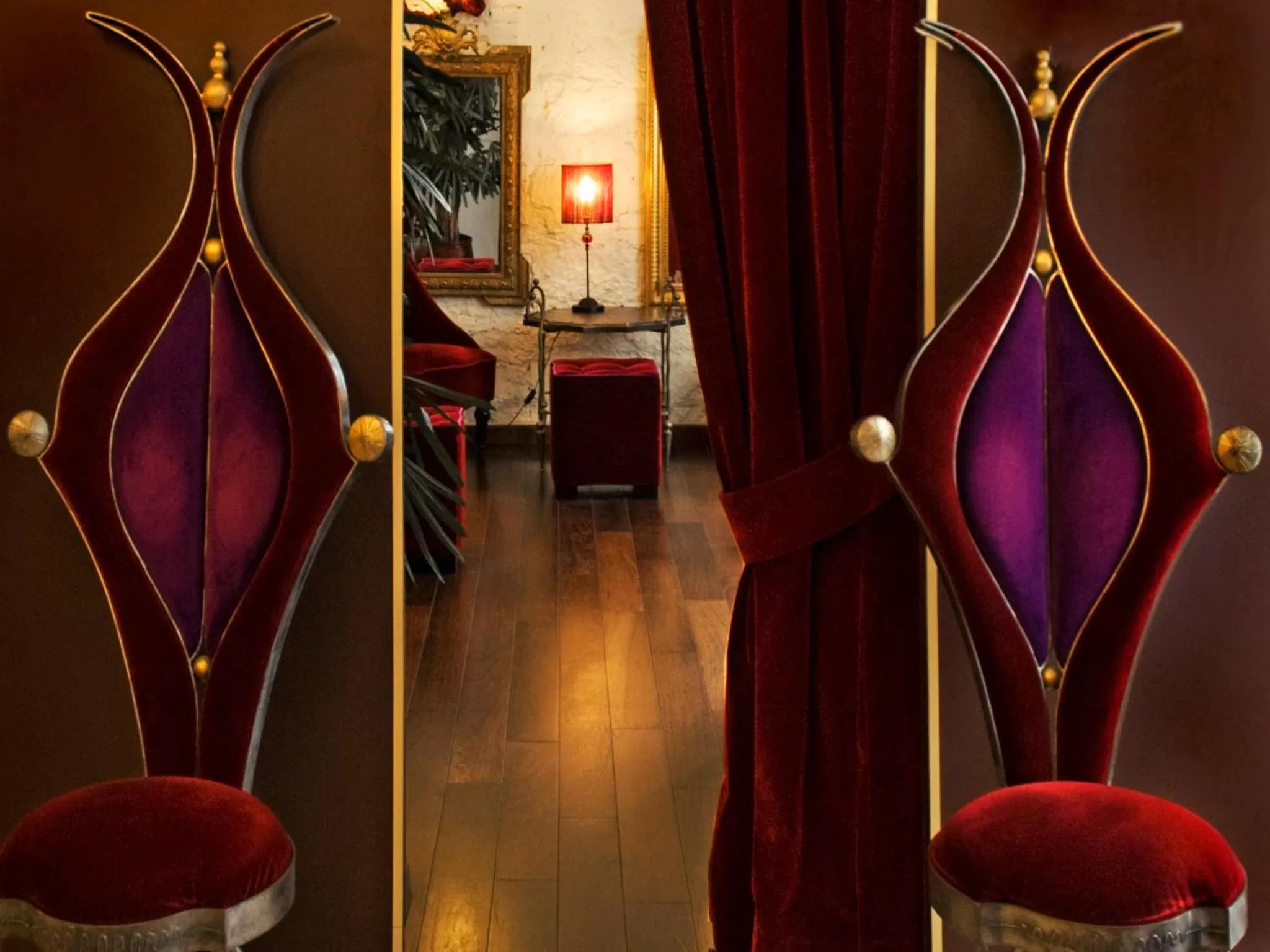 Decorative detail in Hotel Pax Opera