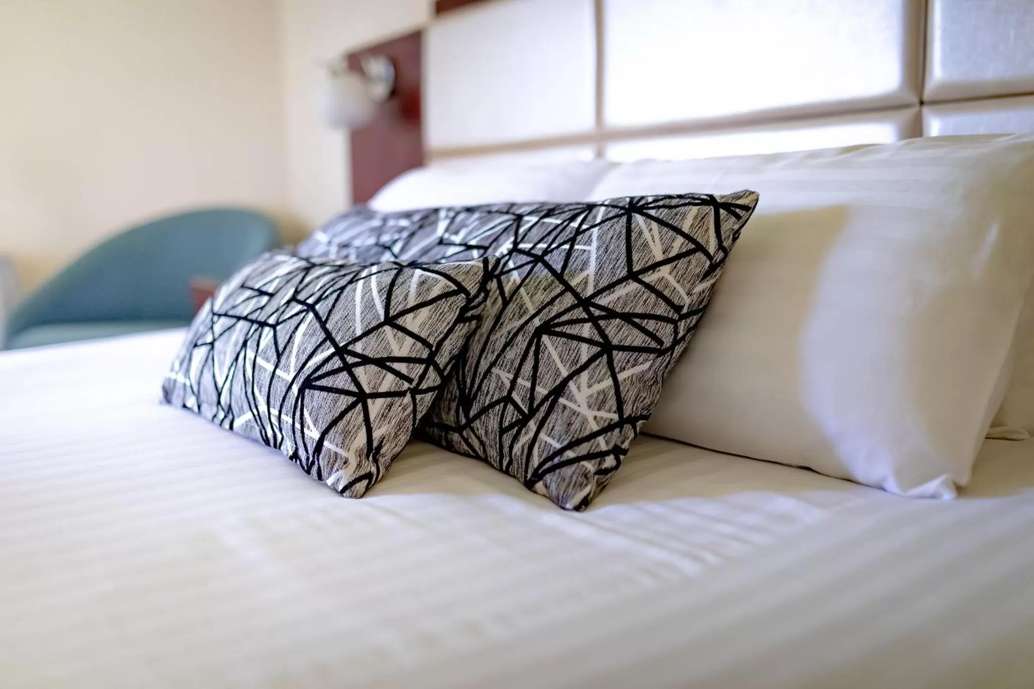 Bedroom, Bed in Charbonnier Motor Inn