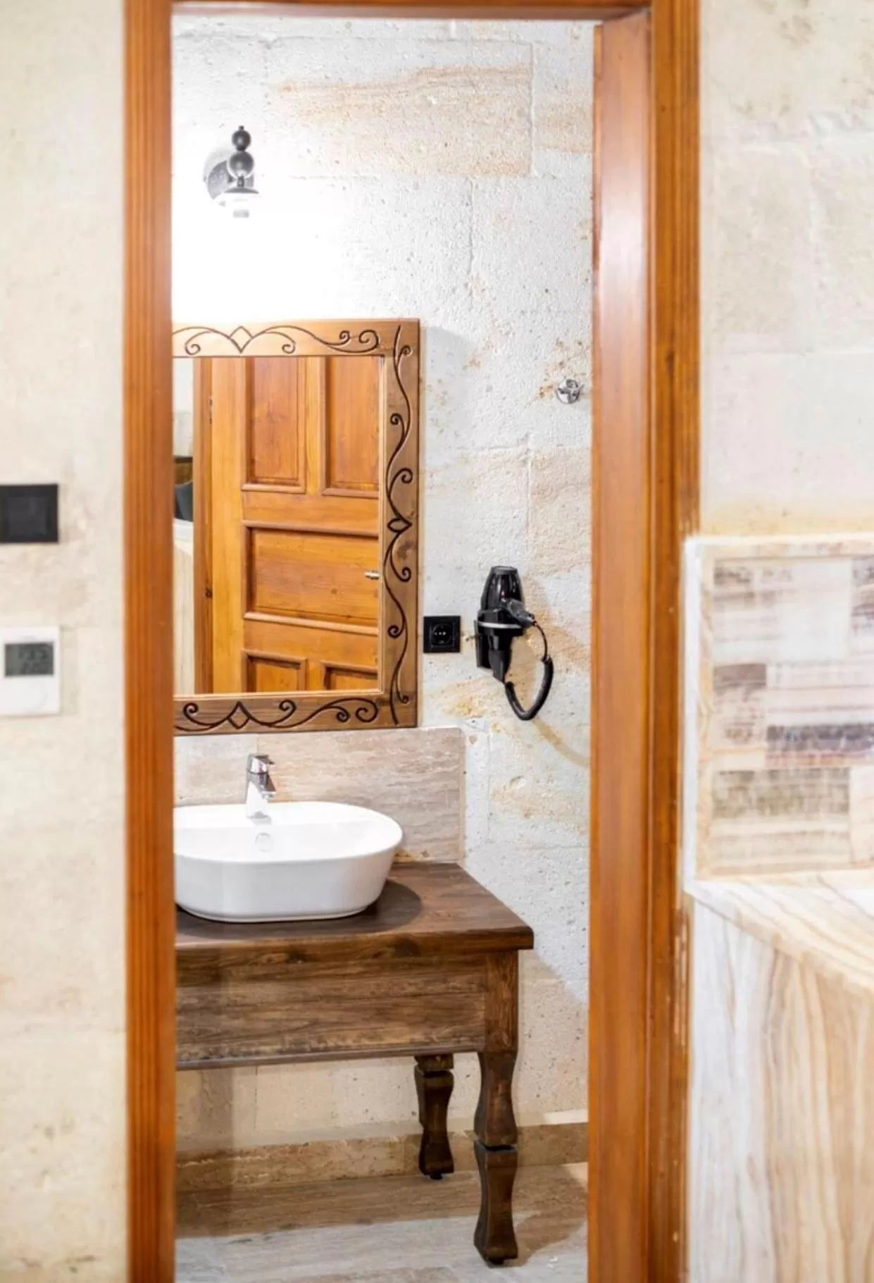 Shower in Uzay Cave Suite Hotel