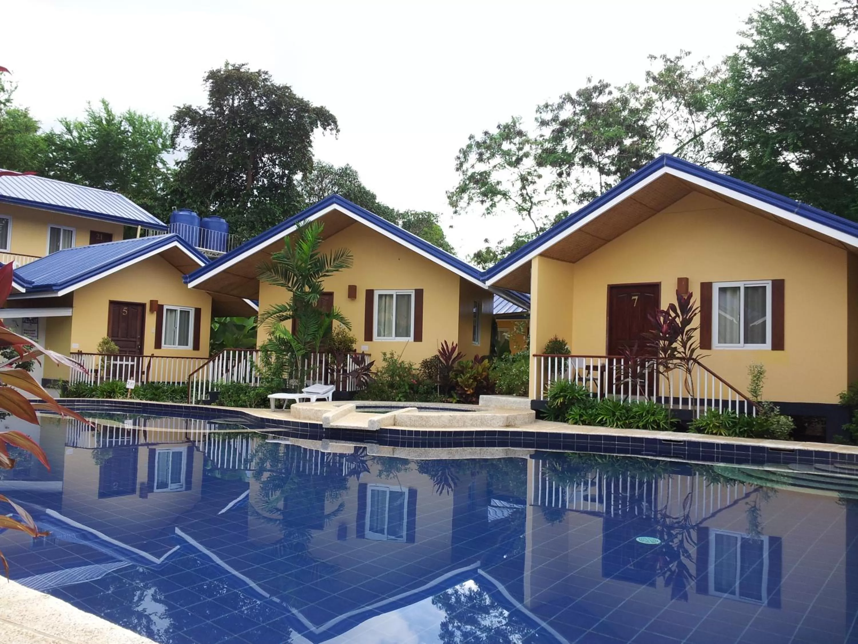 Facade/entrance in Blue Lagoon Inn & Suites