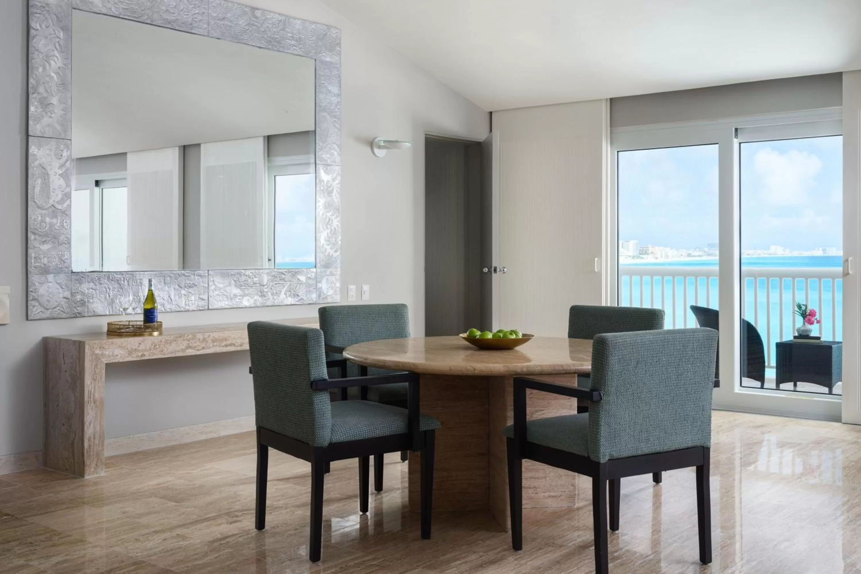 Photo of the whole room in The Westin Resort & Spa Cancun