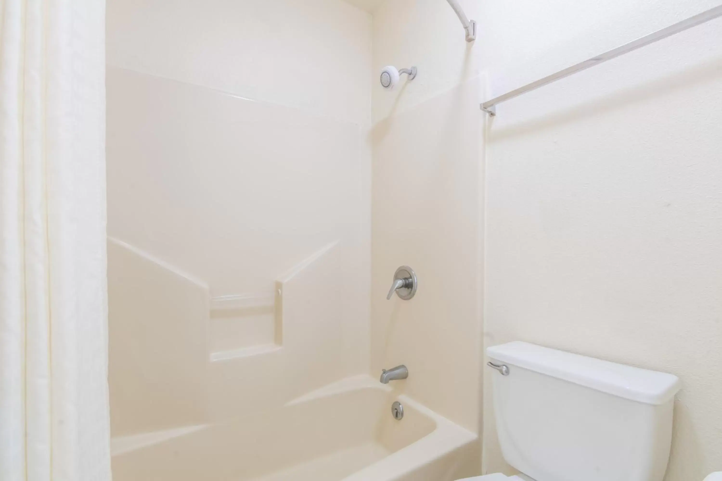 King Room -Smoking in Travelodge by Wyndham Temple King Room -Smoking in Travelodge by Wyndham Temple