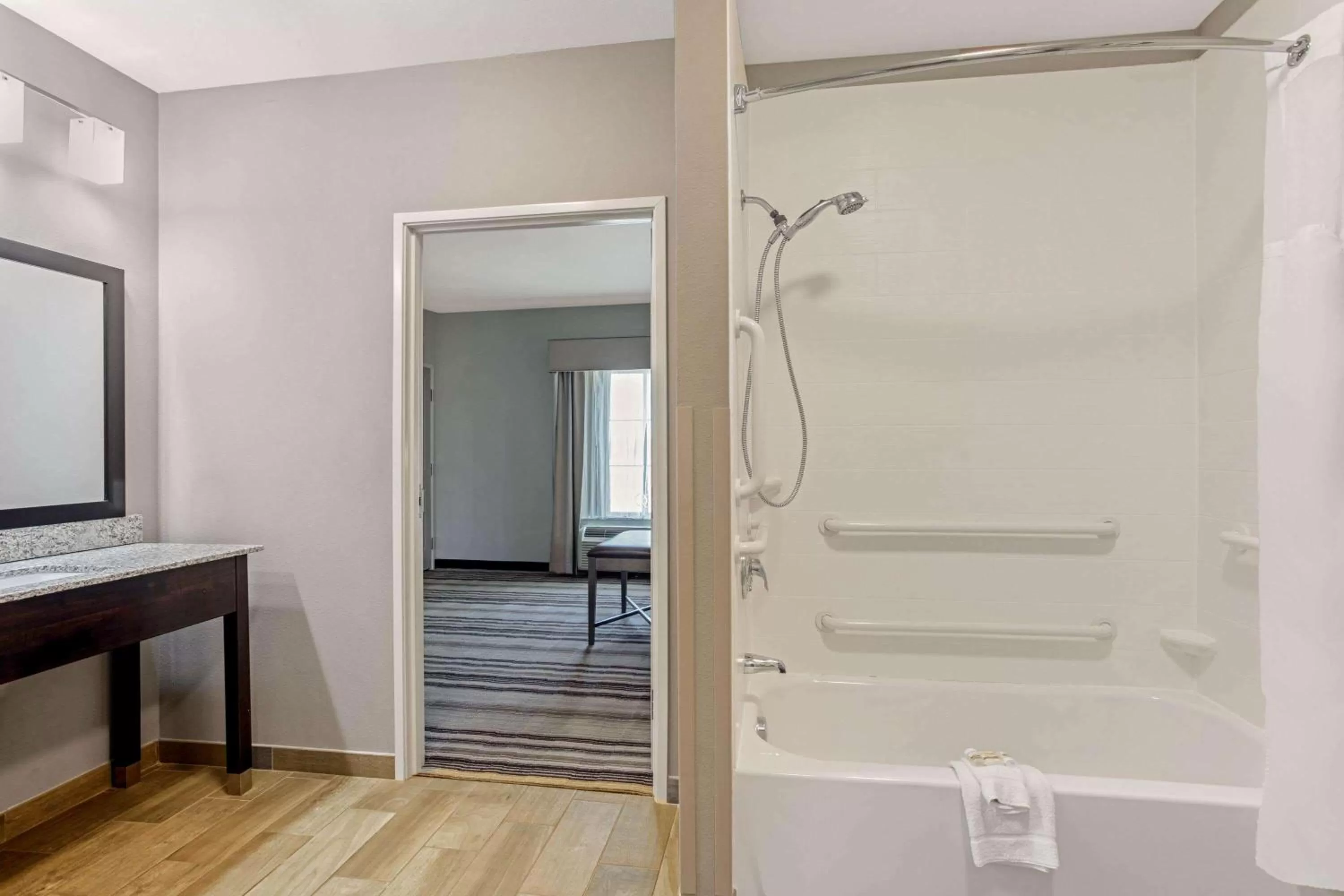 Bathroom in La Quinta by Wyndham Paducah