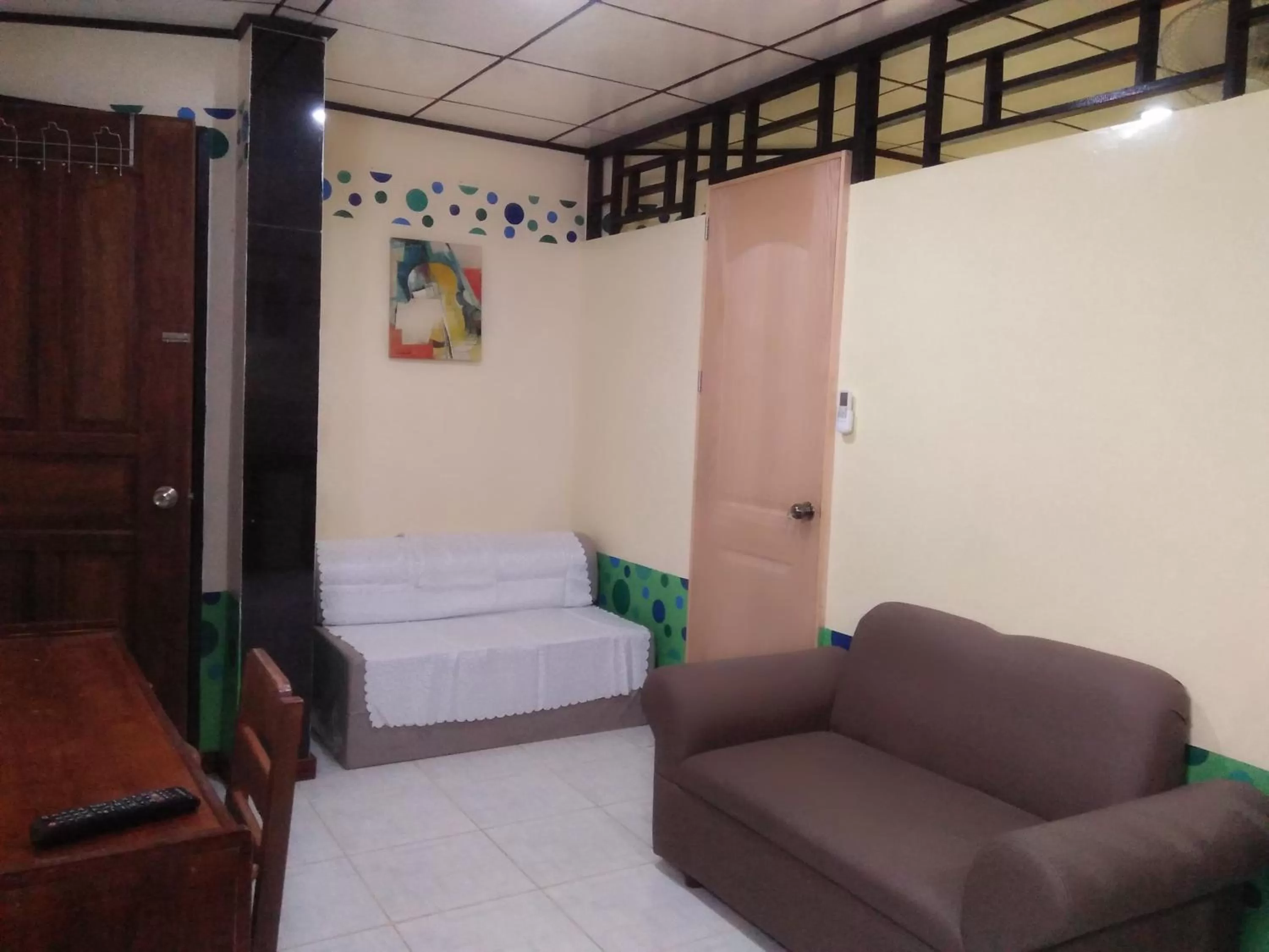 Seating area, Bed in Hwan Dynasty Suite
