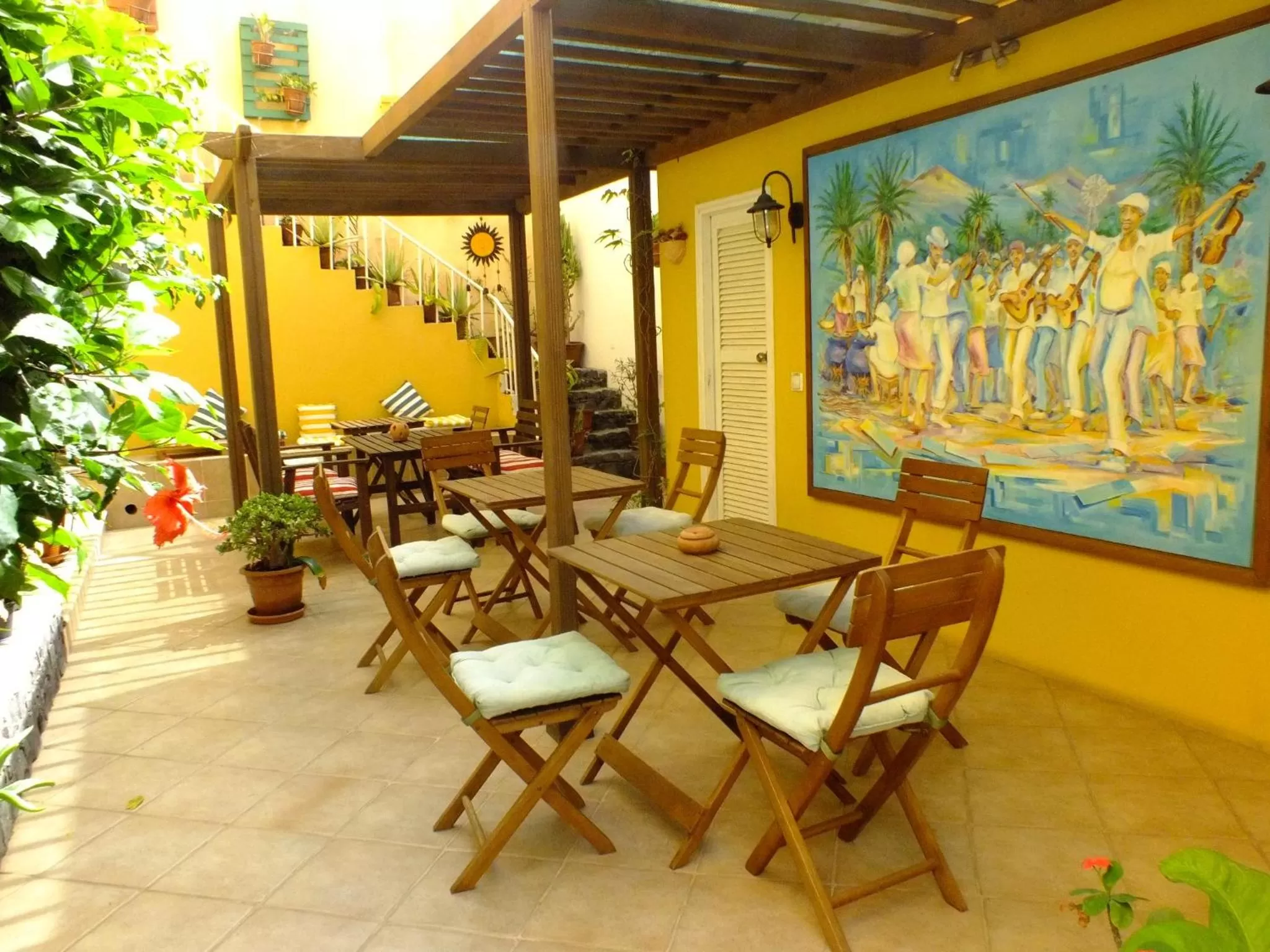 Garden in Kira's Boutique Hotel