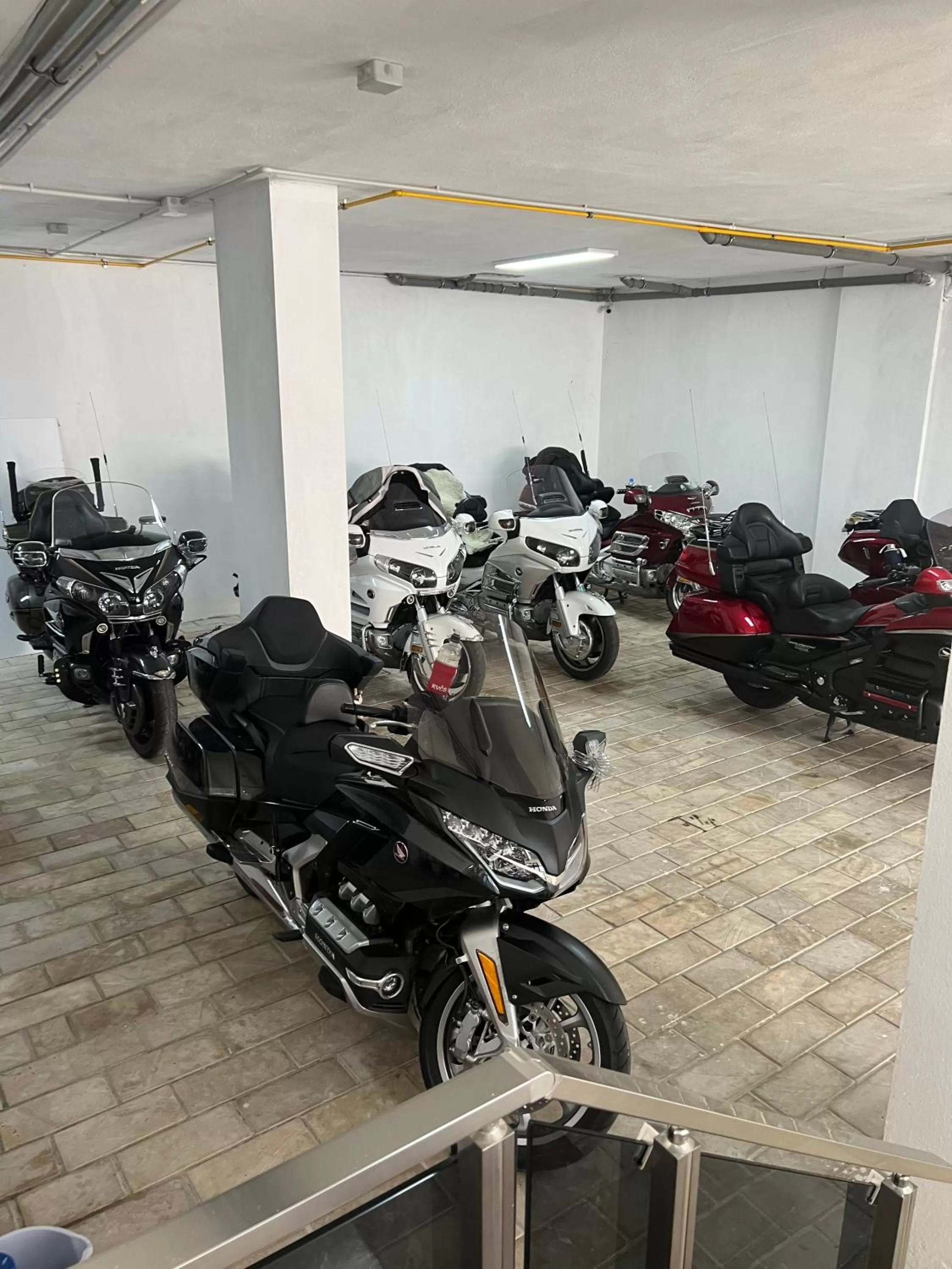 Parking in Mervin Hotel