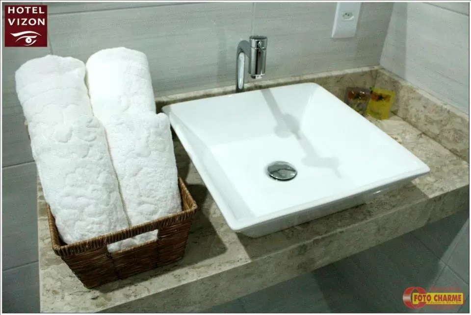 Bathroom in Hotel e Locadora Vizon