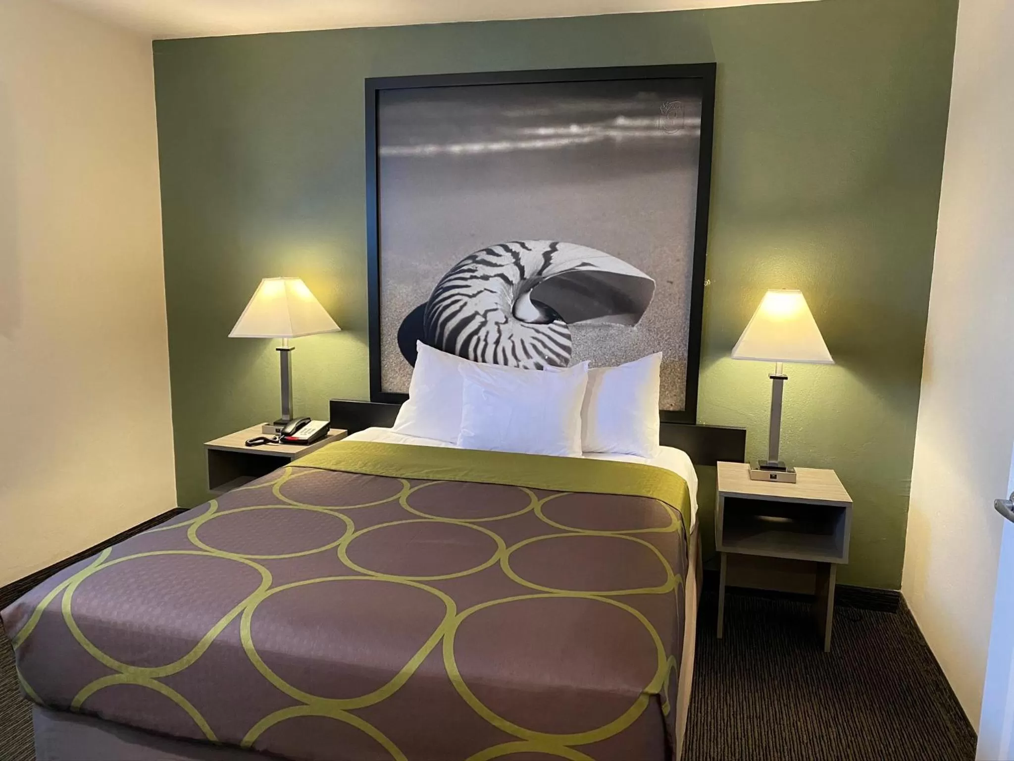 Photo of the whole room, Bed in Super 8 by Wyndham Monterey