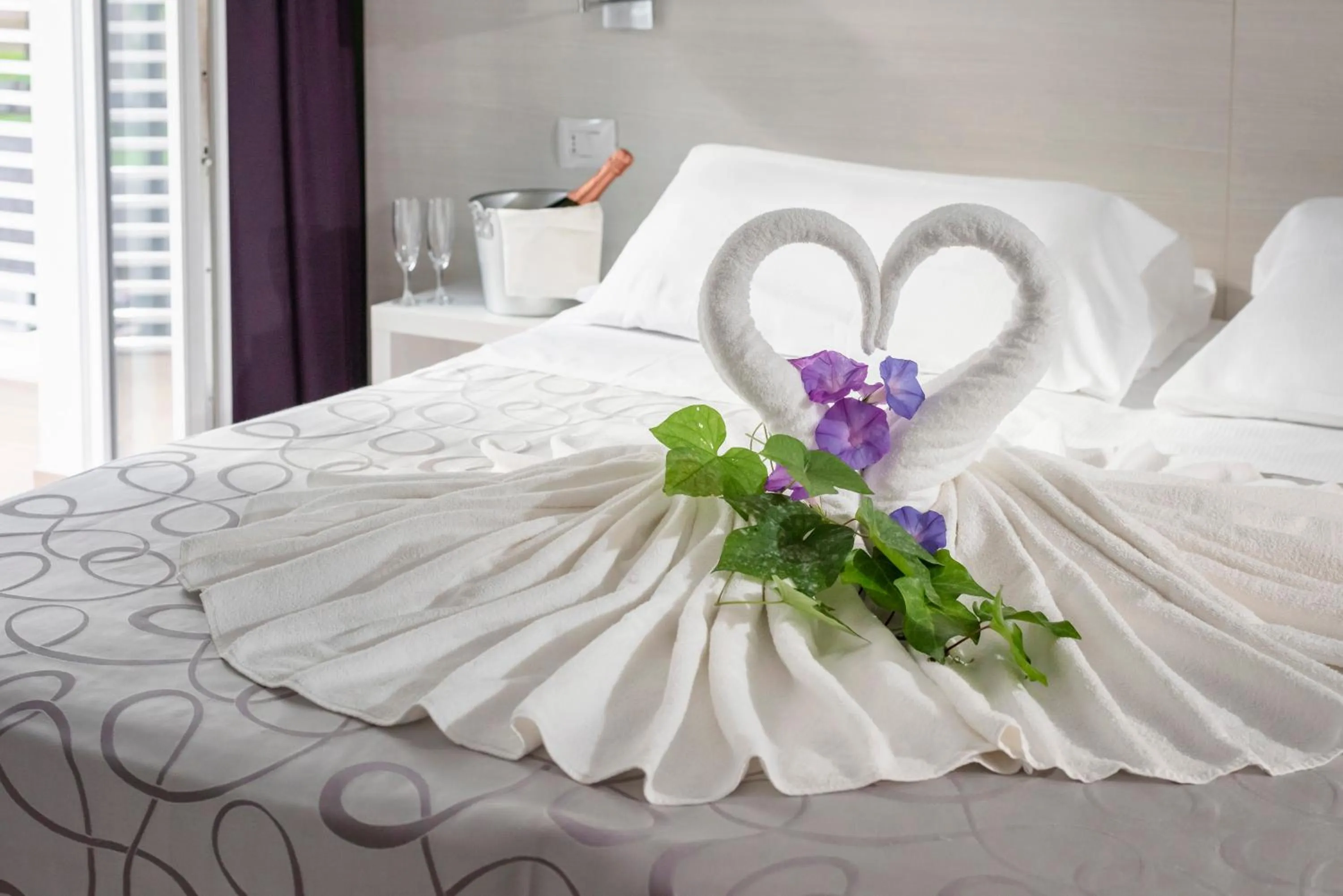 Bedroom, Bed in Hotel La Pineta