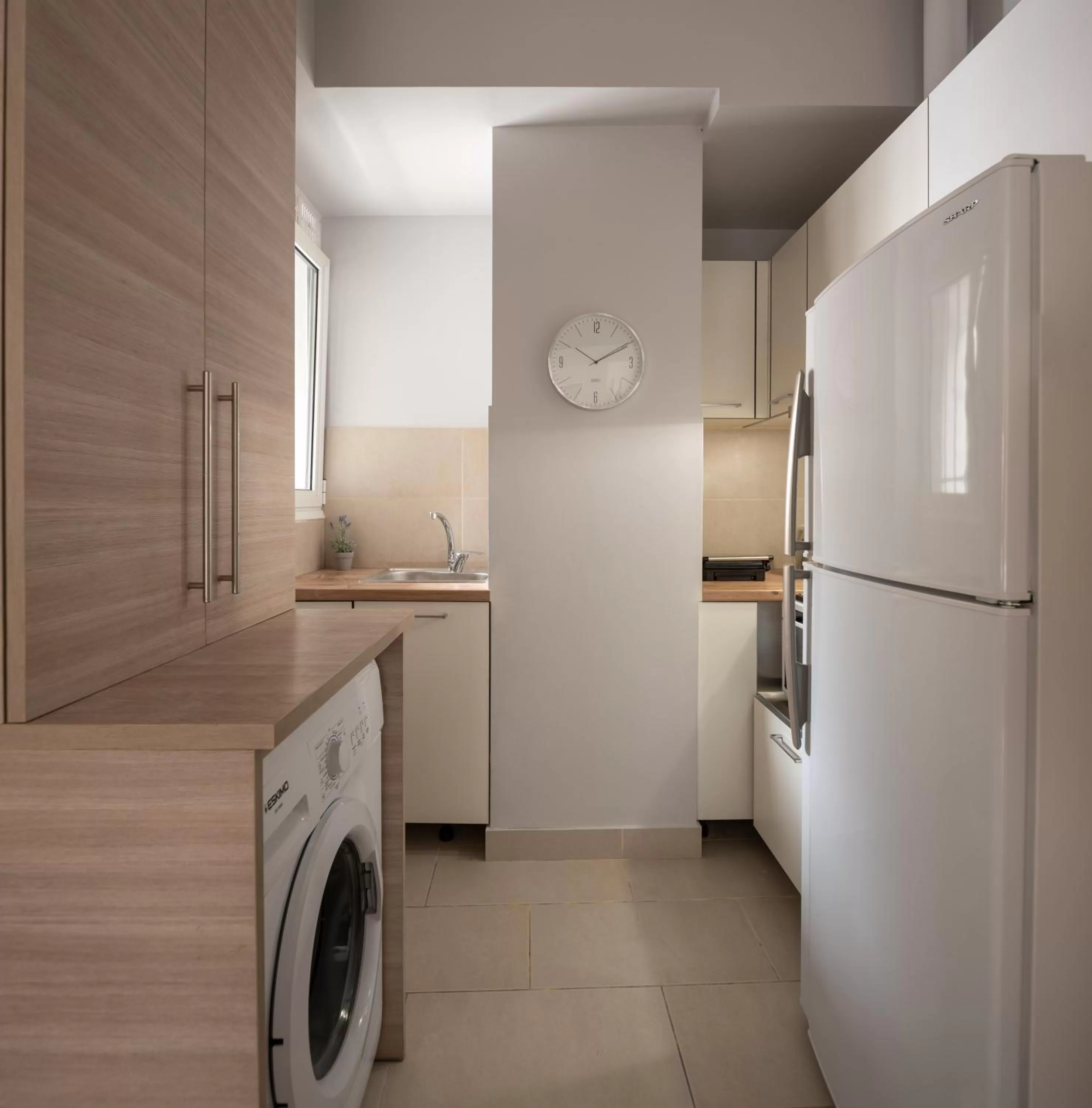 Kitchen or kitchenette in 12 Keys Athens Apartments