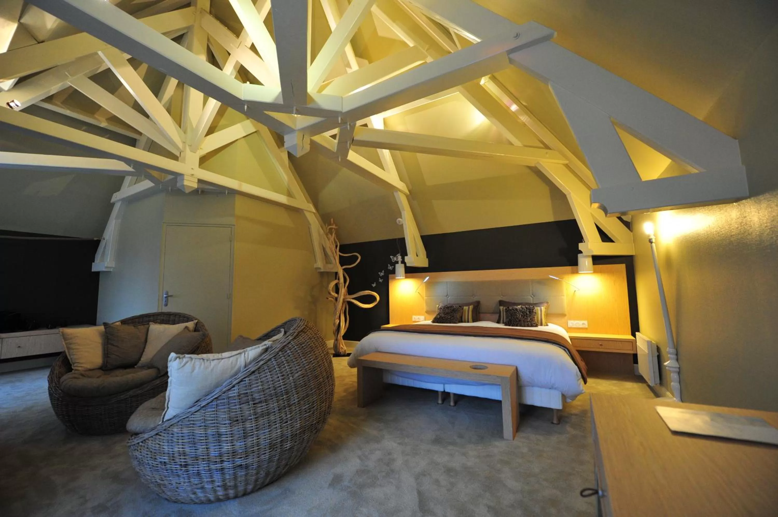 Bedroom, Bed in Chateau du Clos de la Ribaudiere - Teritoria