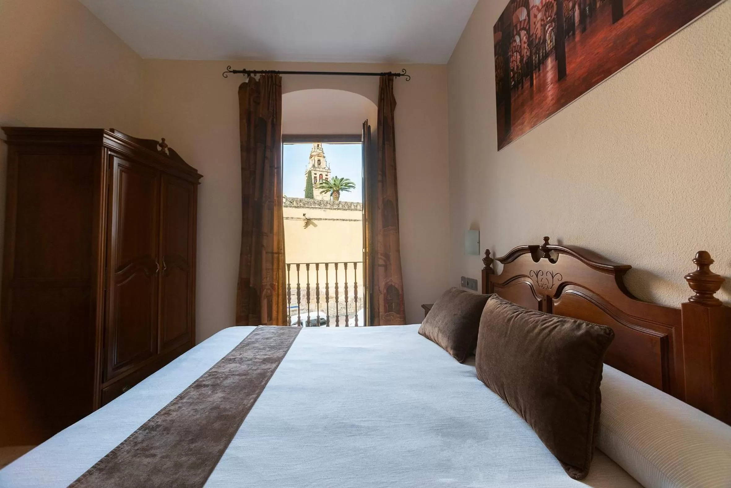 Photo of the whole room, Bed in Hotel Casa Museo de la Mezquita