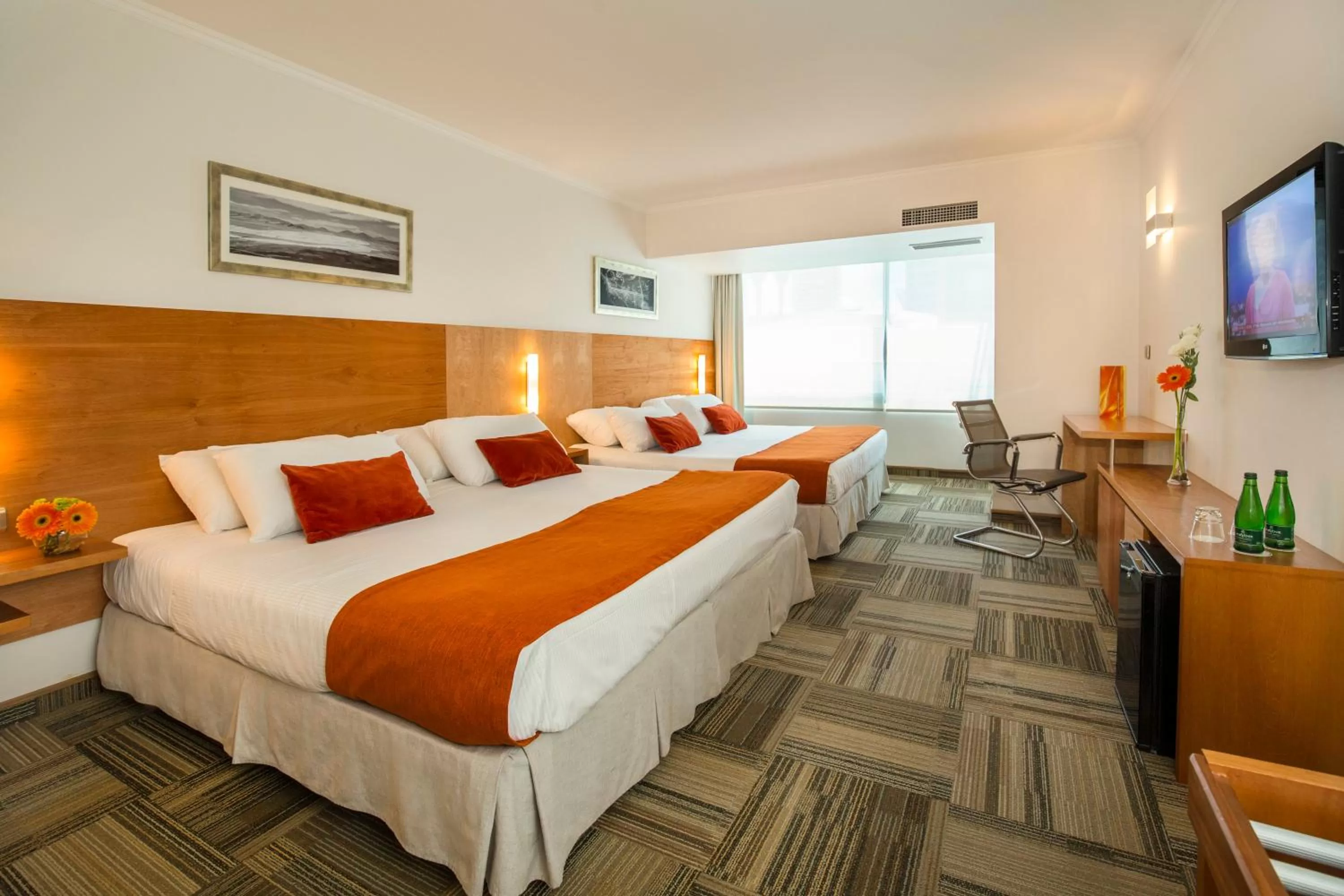 Bed in Best Western Marina del Rey