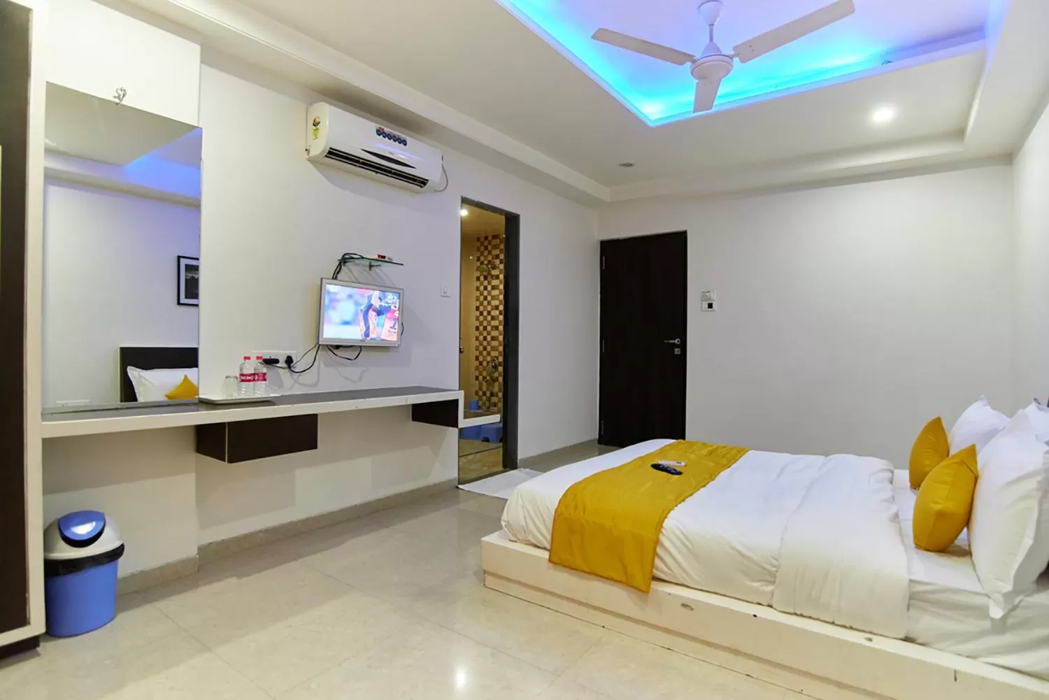 Photo of the whole room, Bed in Hotel Sai Bansi