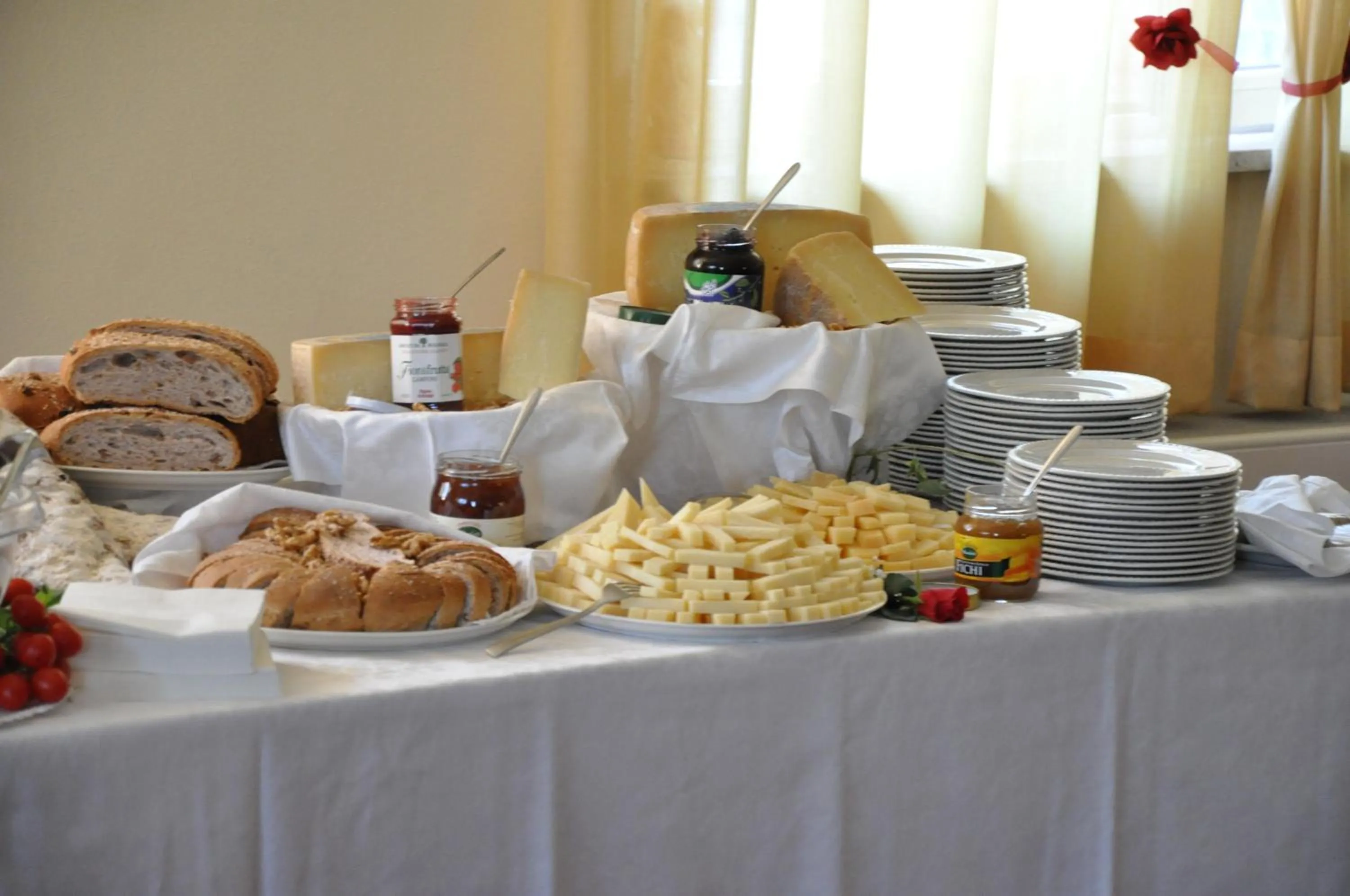 Food in Impero Hotel Beauty & Spa - Bike Hotel