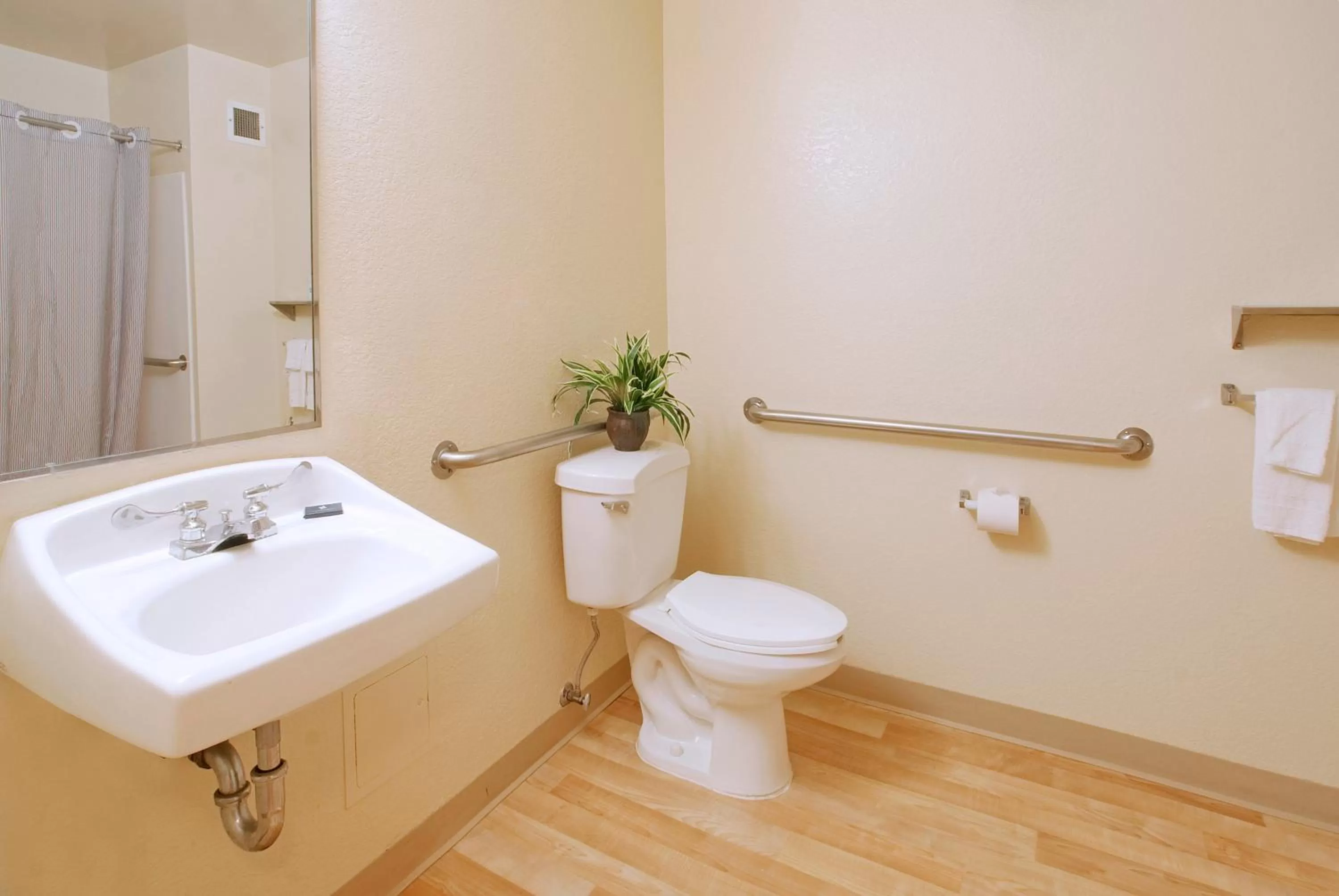 Toilet in Extended Stay America Suites - Cincinnati - Blue Ash - Kenwood Road