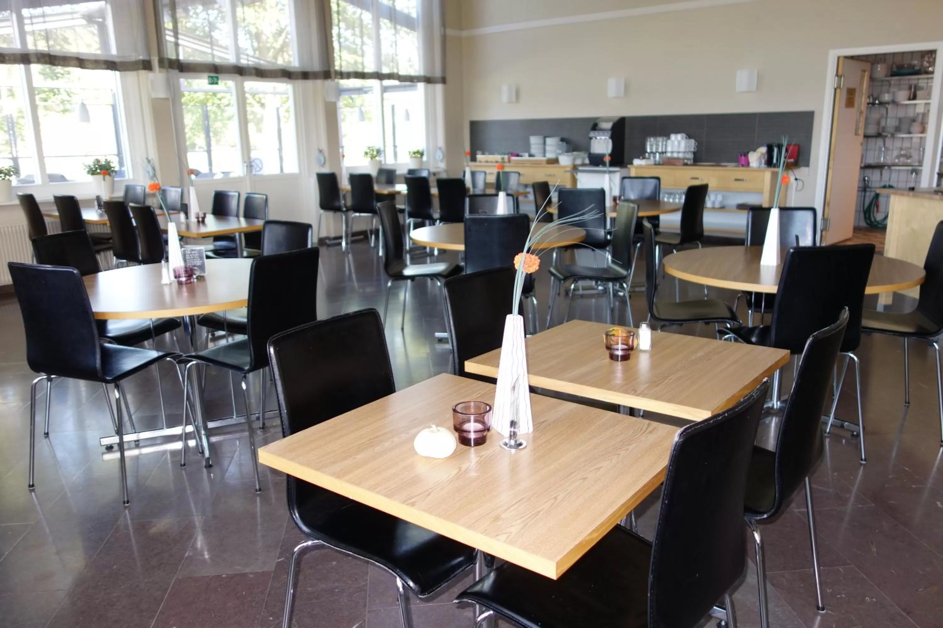 Restaurant/places to eat in Hotell Svanen