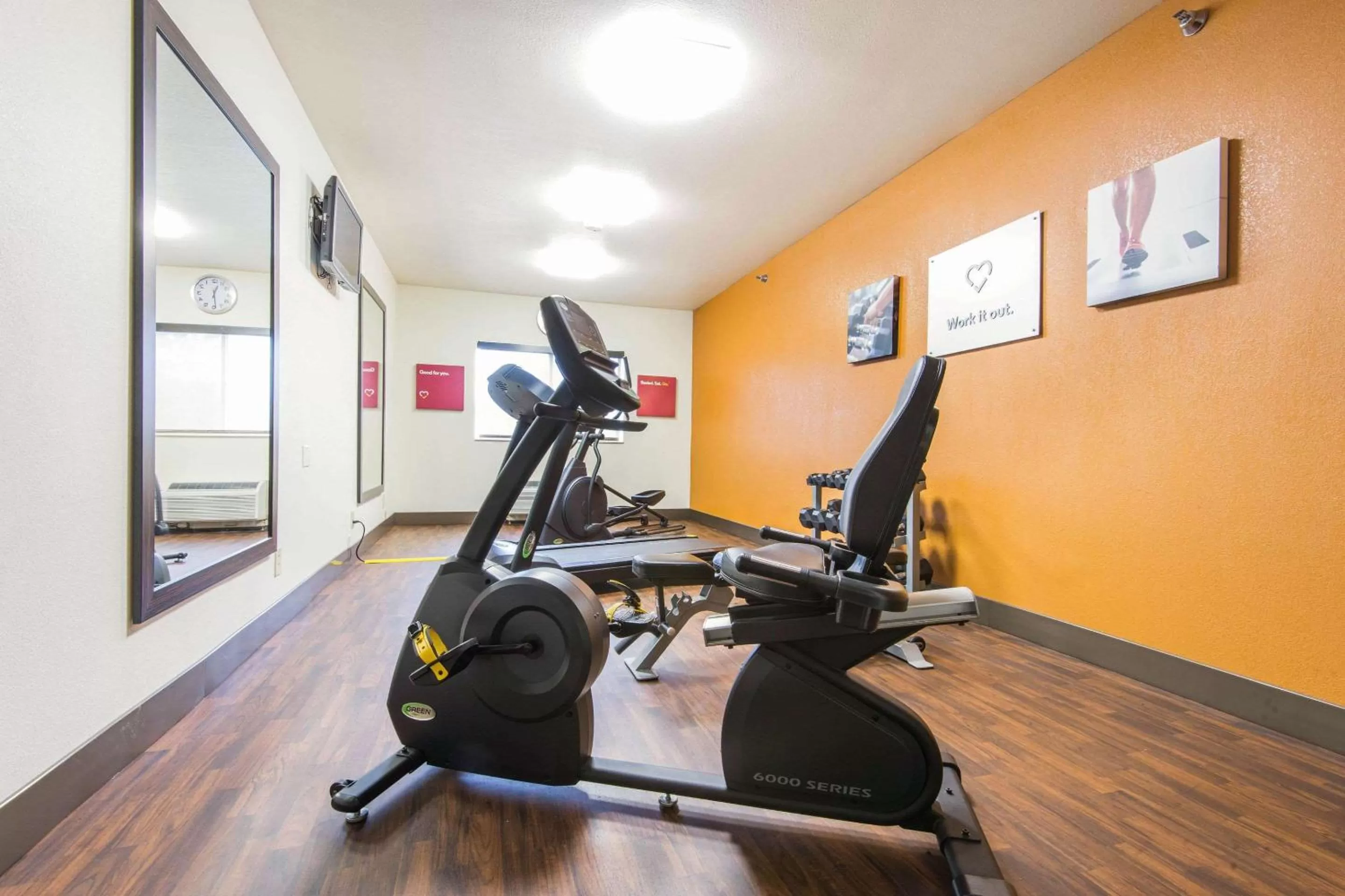 Fitness centre/facilities in Comfort Suites Rochester Henrietta University Area