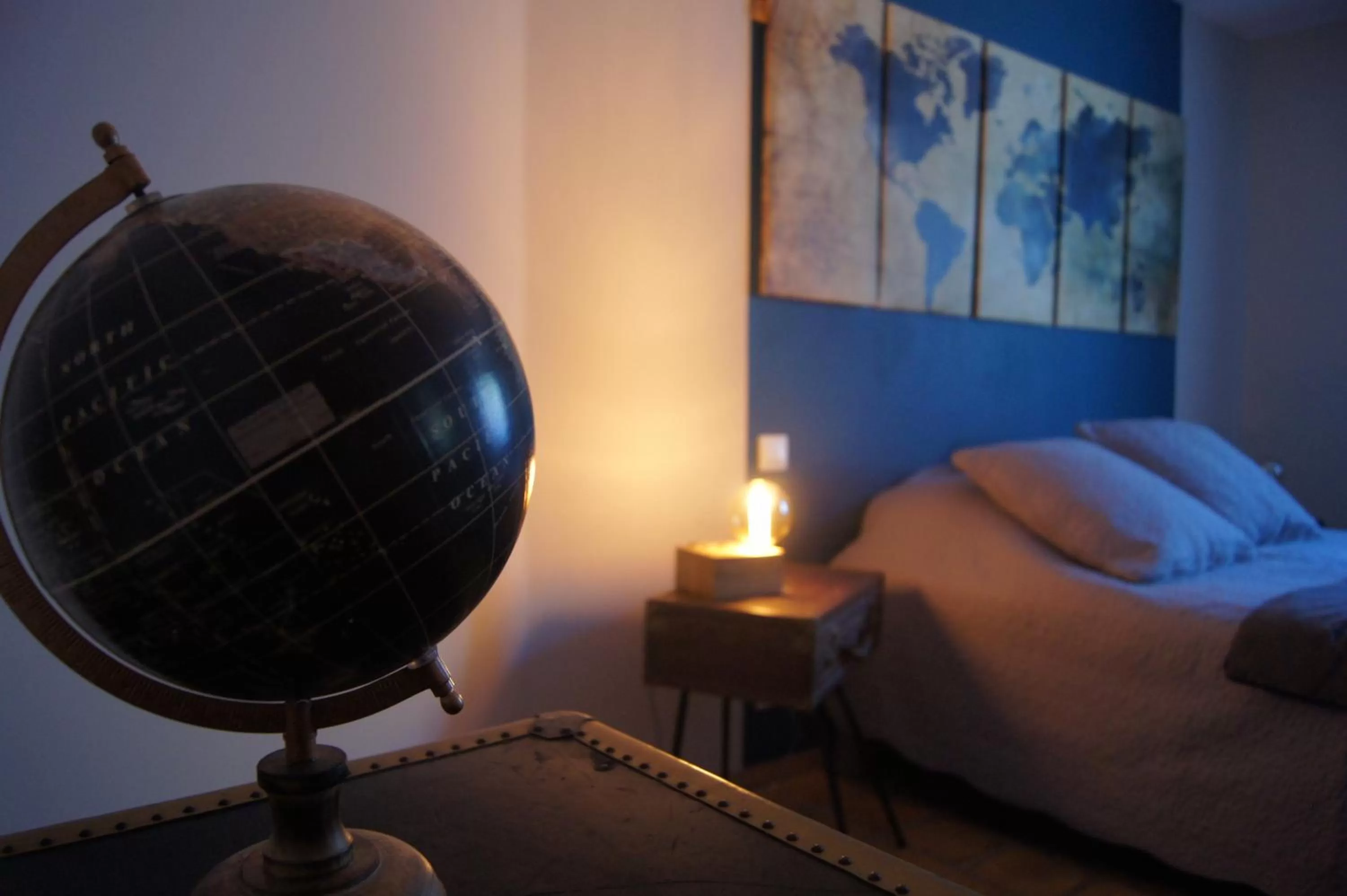 Decorative detail, Bed in L’Antre d’Eux