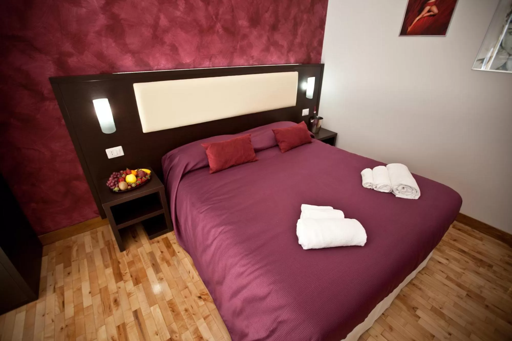 Photo of the whole room, Bed in Heart of Rome Rooms