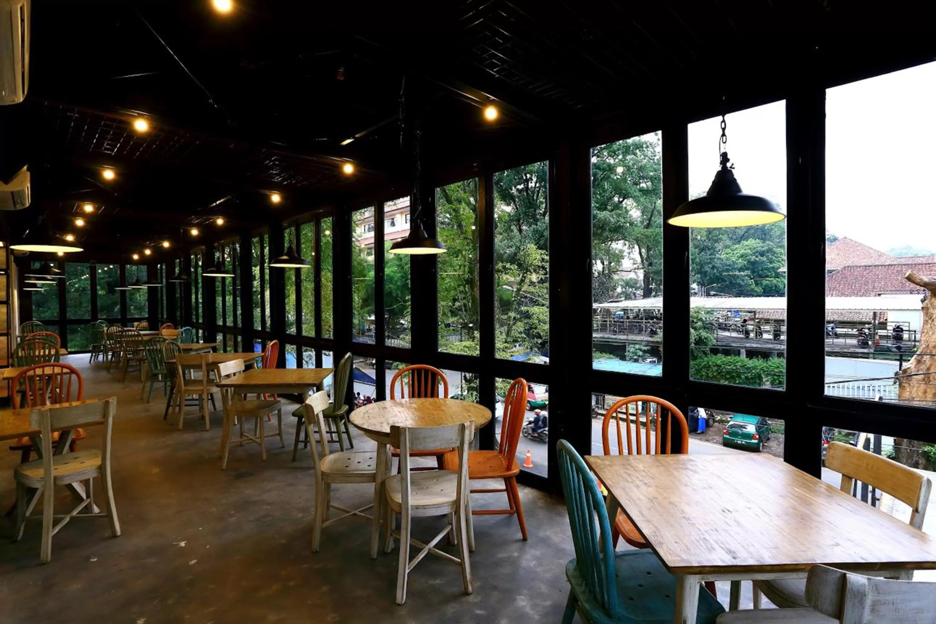 Restaurant/places to eat in Namin Dago Hotel