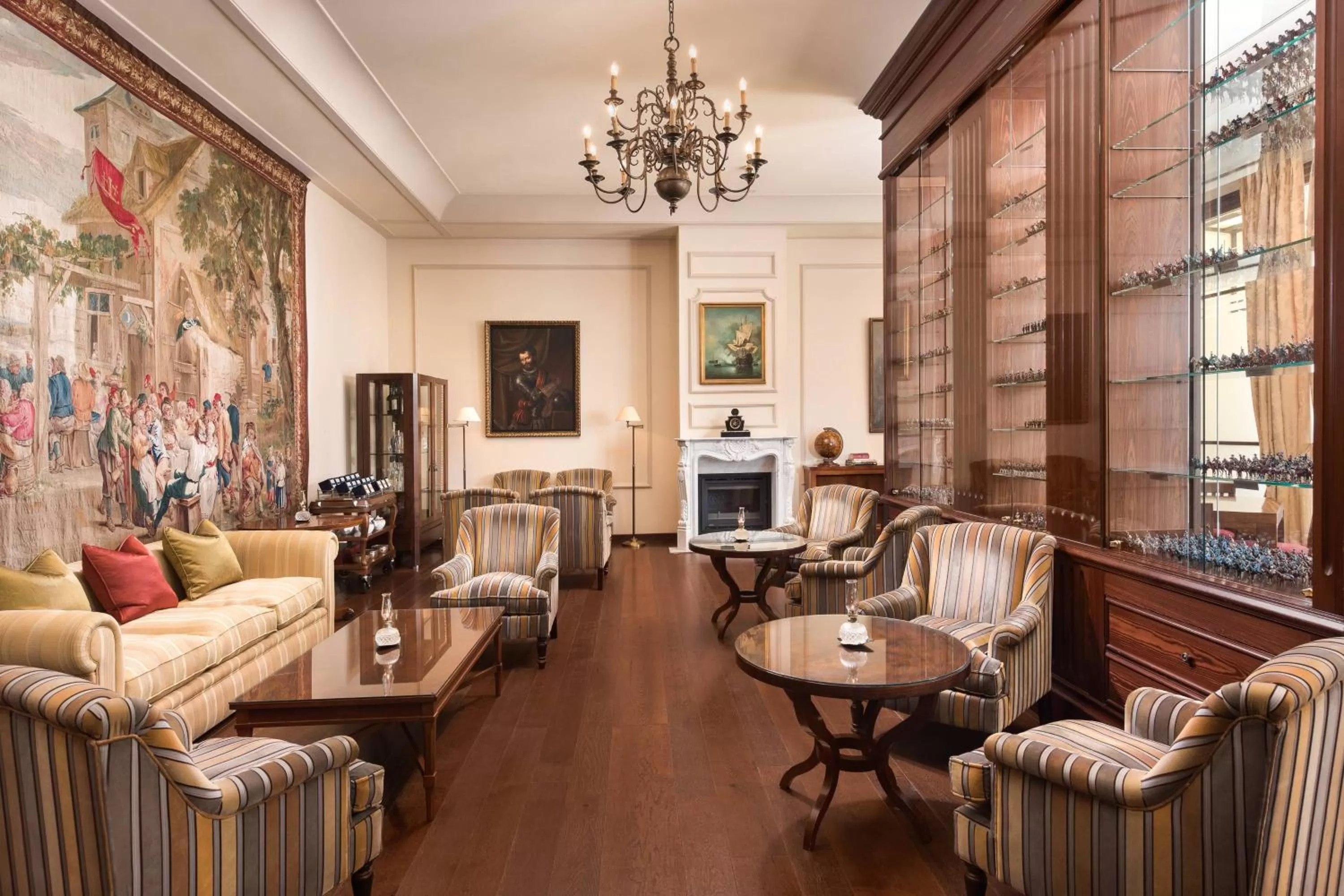 Lounge or bar in Castillo Hotel Son Vida, a Luxury Collection Hotel, Mallorca