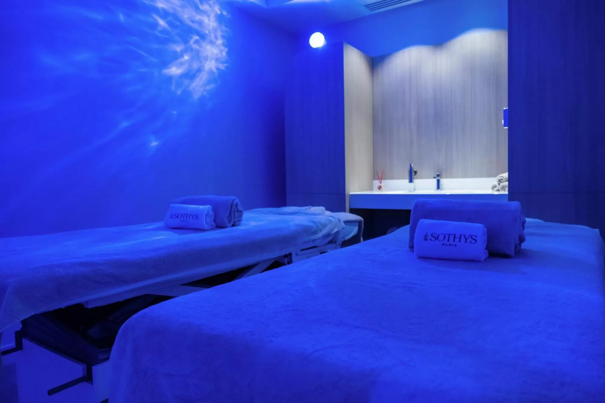 Massage, Bed in Novotel Saint-Quentin en Yvelines