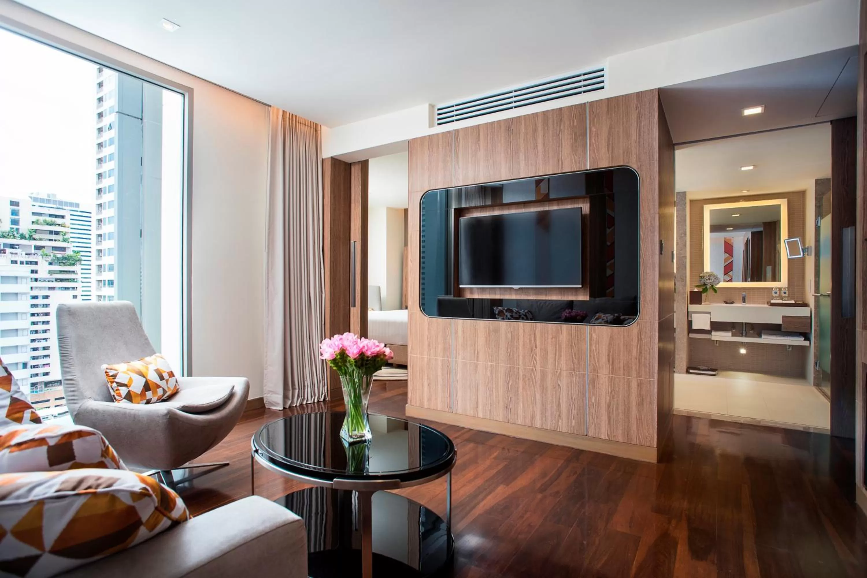 Living room in Novotel Bangkok Sukhumvit 20