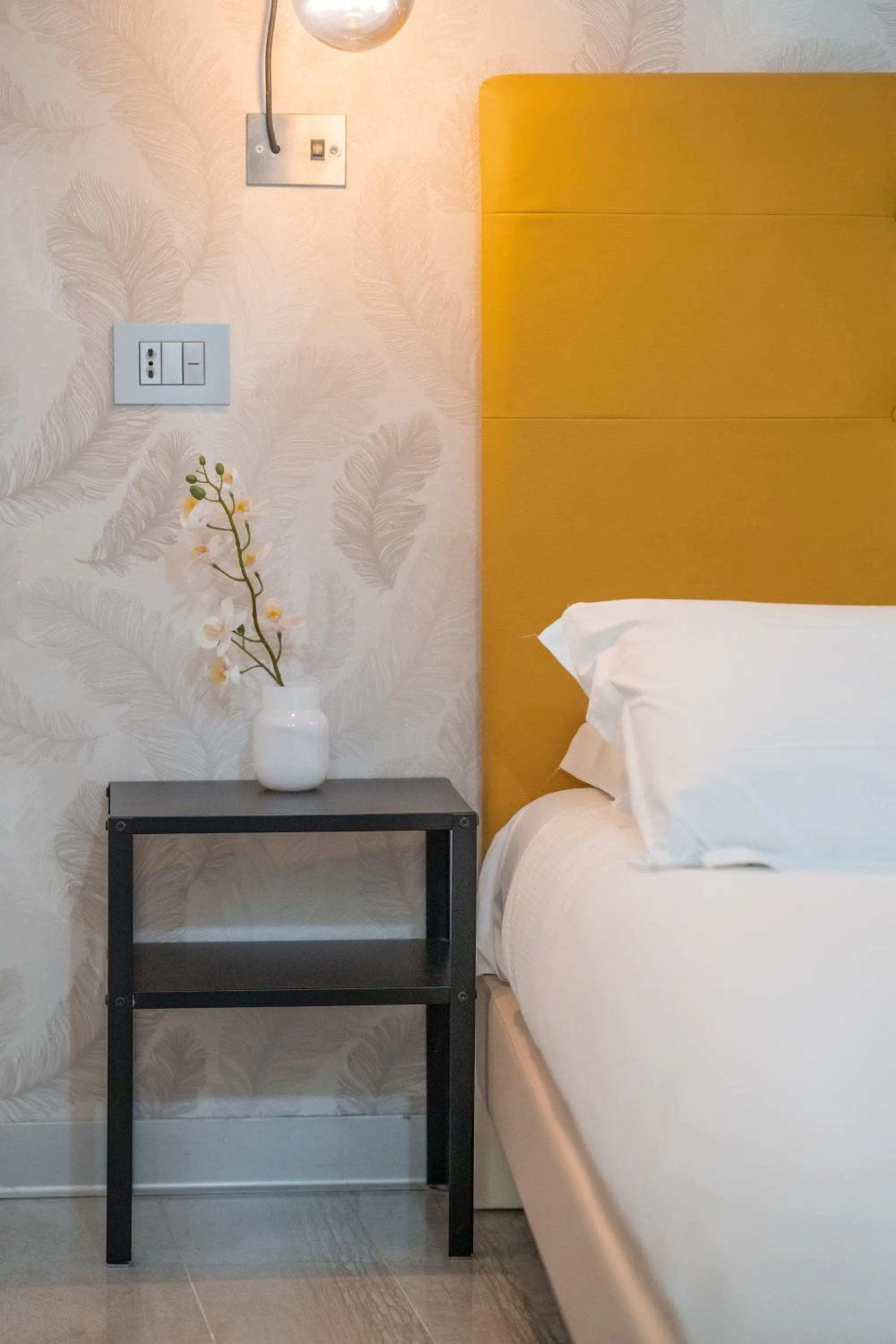 Decorative detail, Bed in iRooms - Spanish Steps