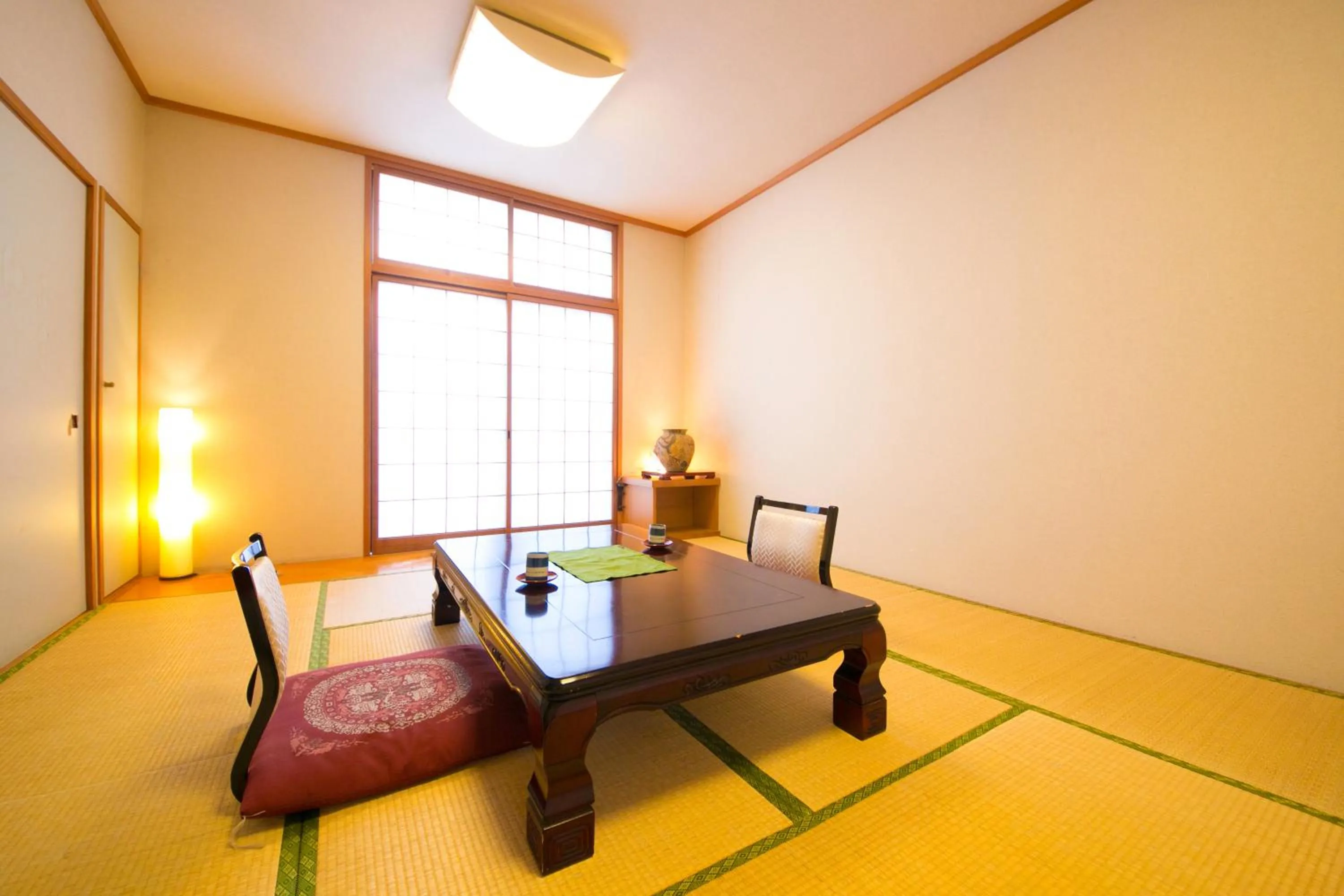 Seating area, Bed in Heiwadai Hotel 5