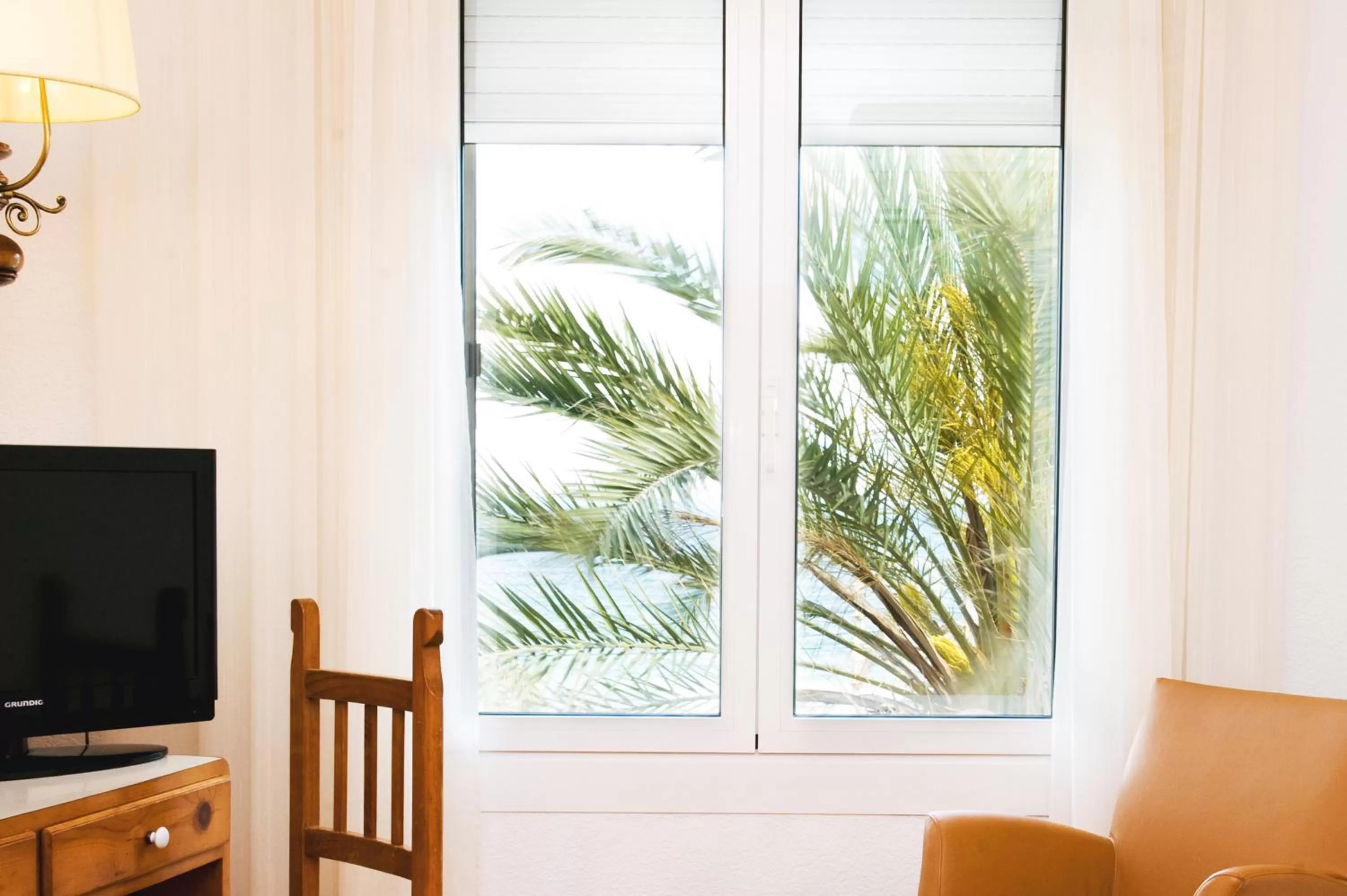 TV and multimedia in Hotel Miramar Badalona