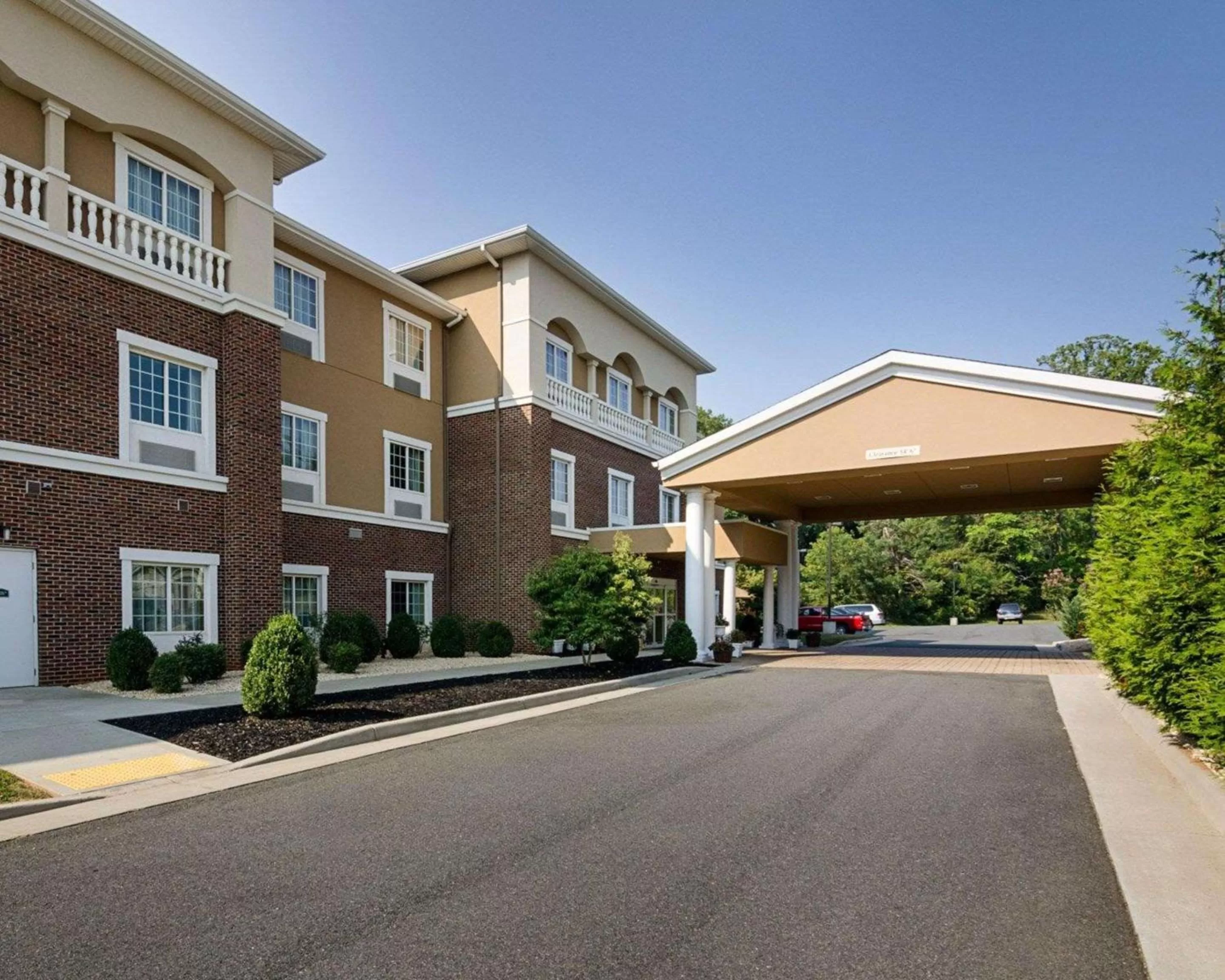 Property building in Comfort Inn & Suites Orange - Montpelier