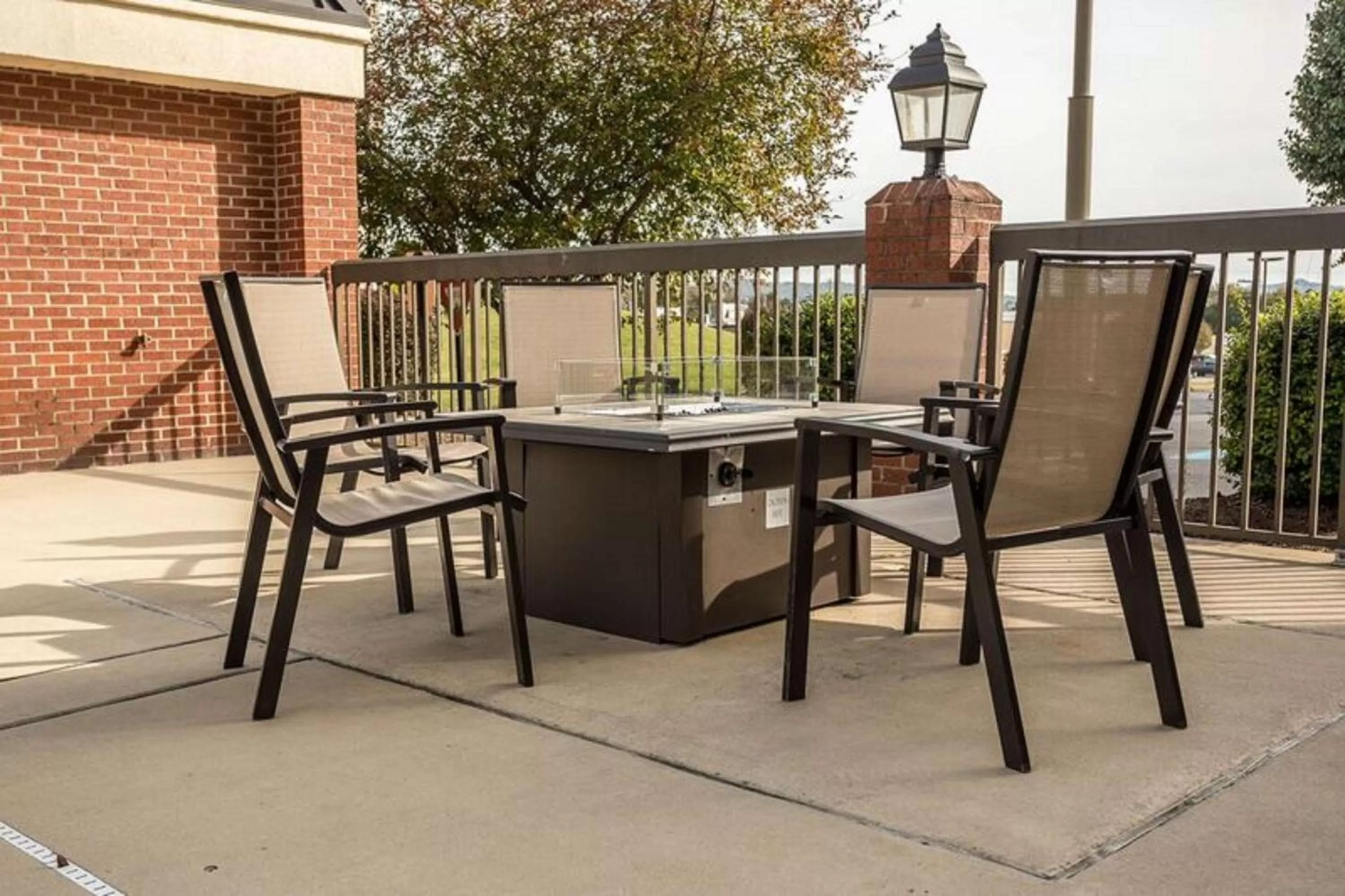 Patio in Hampton Inn Somerset