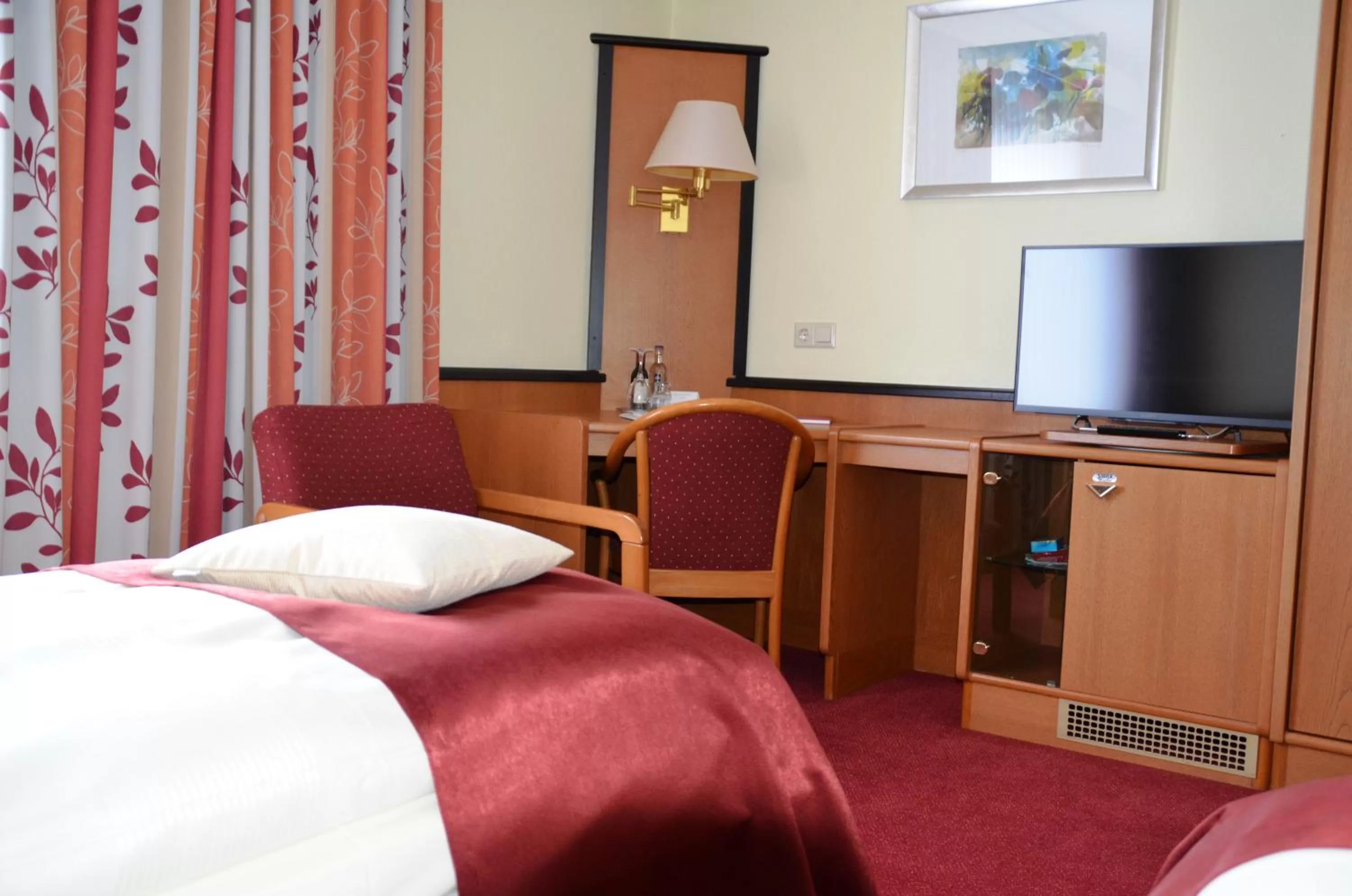 TV and multimedia, Bed in Hotel Exquisit