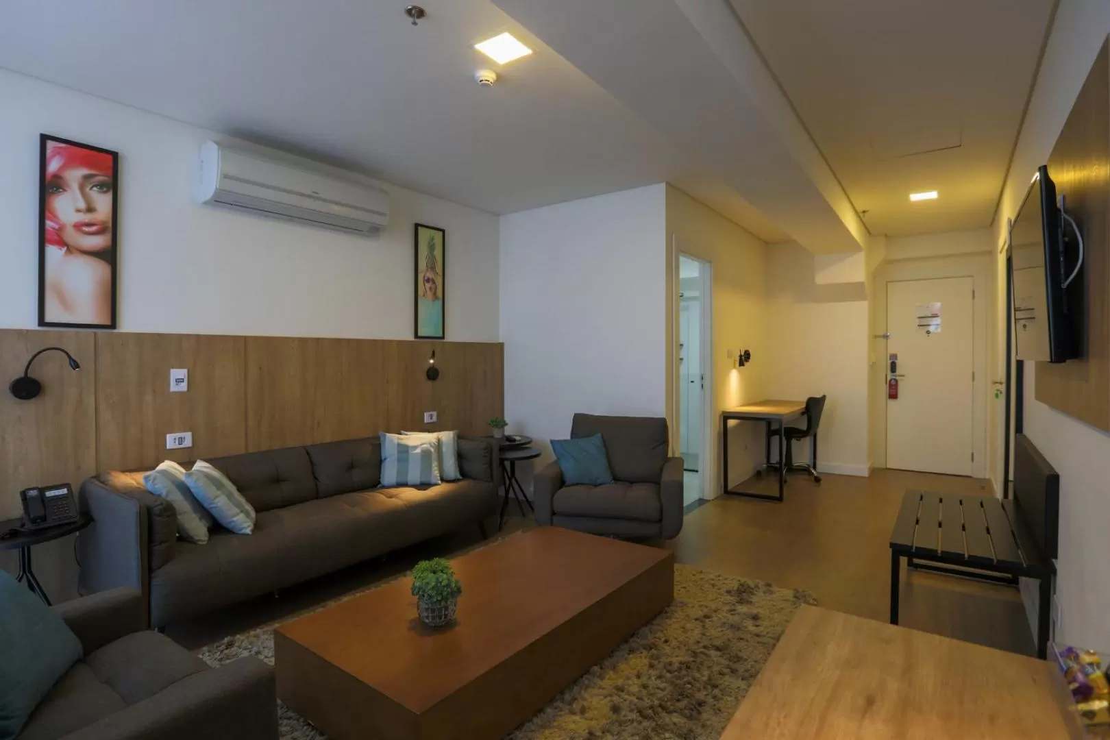 Living room in Transamerica Executive Maringá