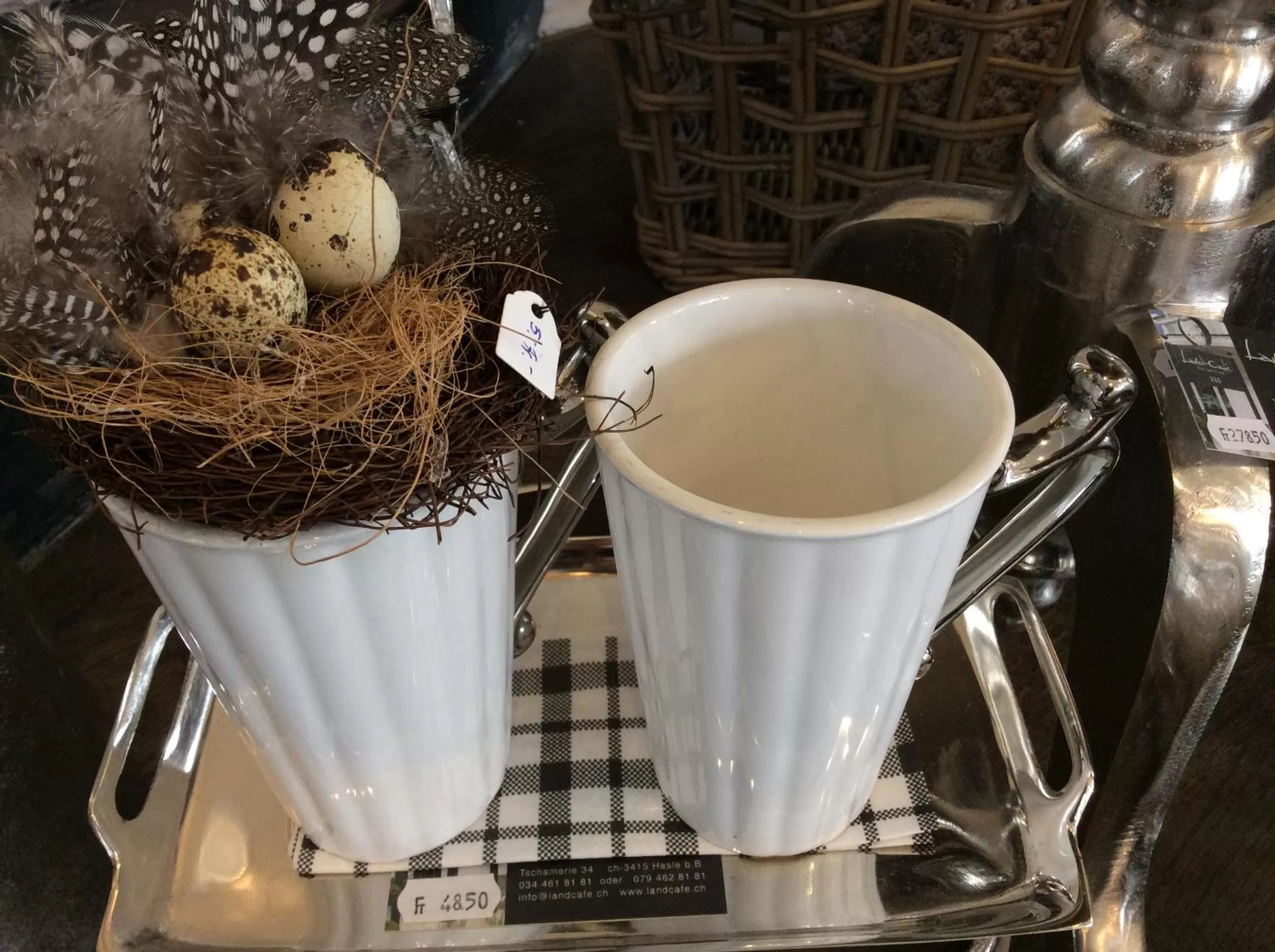 Property building, Drinks in Landcafe mit Mini Hotel