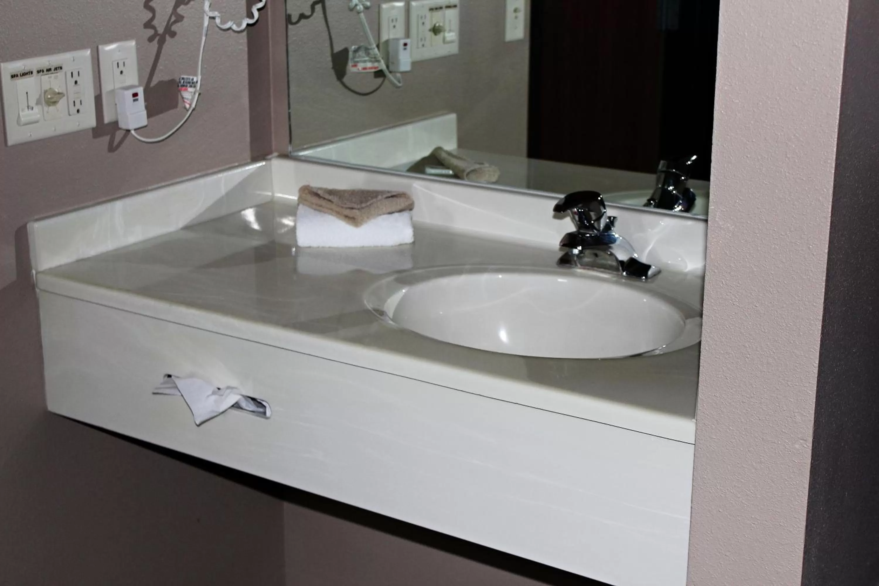 Capri Inn & Suites - Beatrice