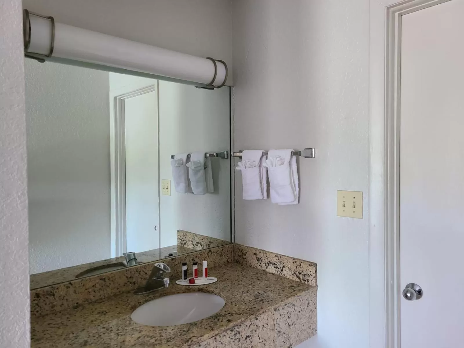 Bathroom in Quality Inn & Suites Orlando East - UCF Area