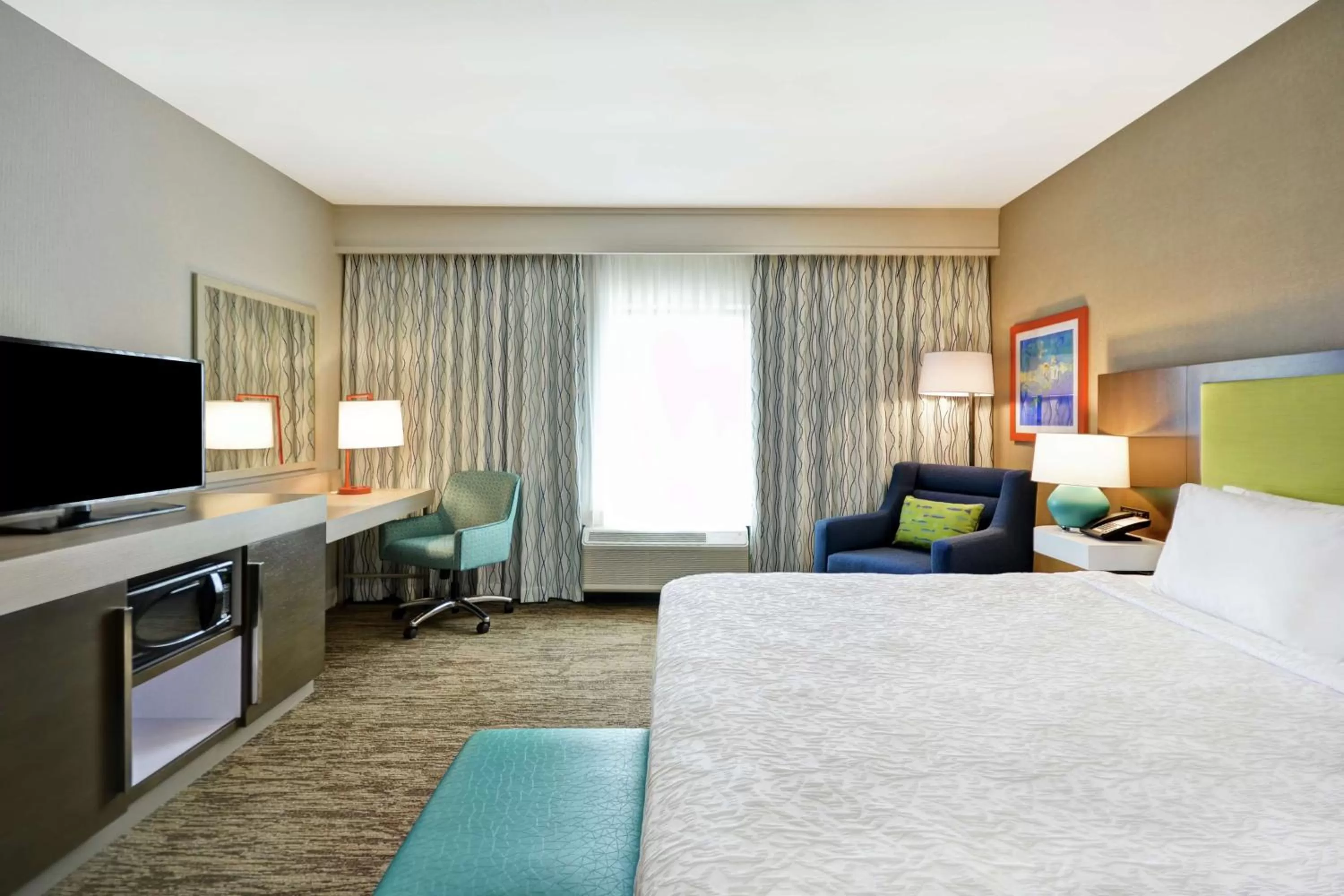 Bedroom, Bed in Hampton Inn & Suites Grants Pass