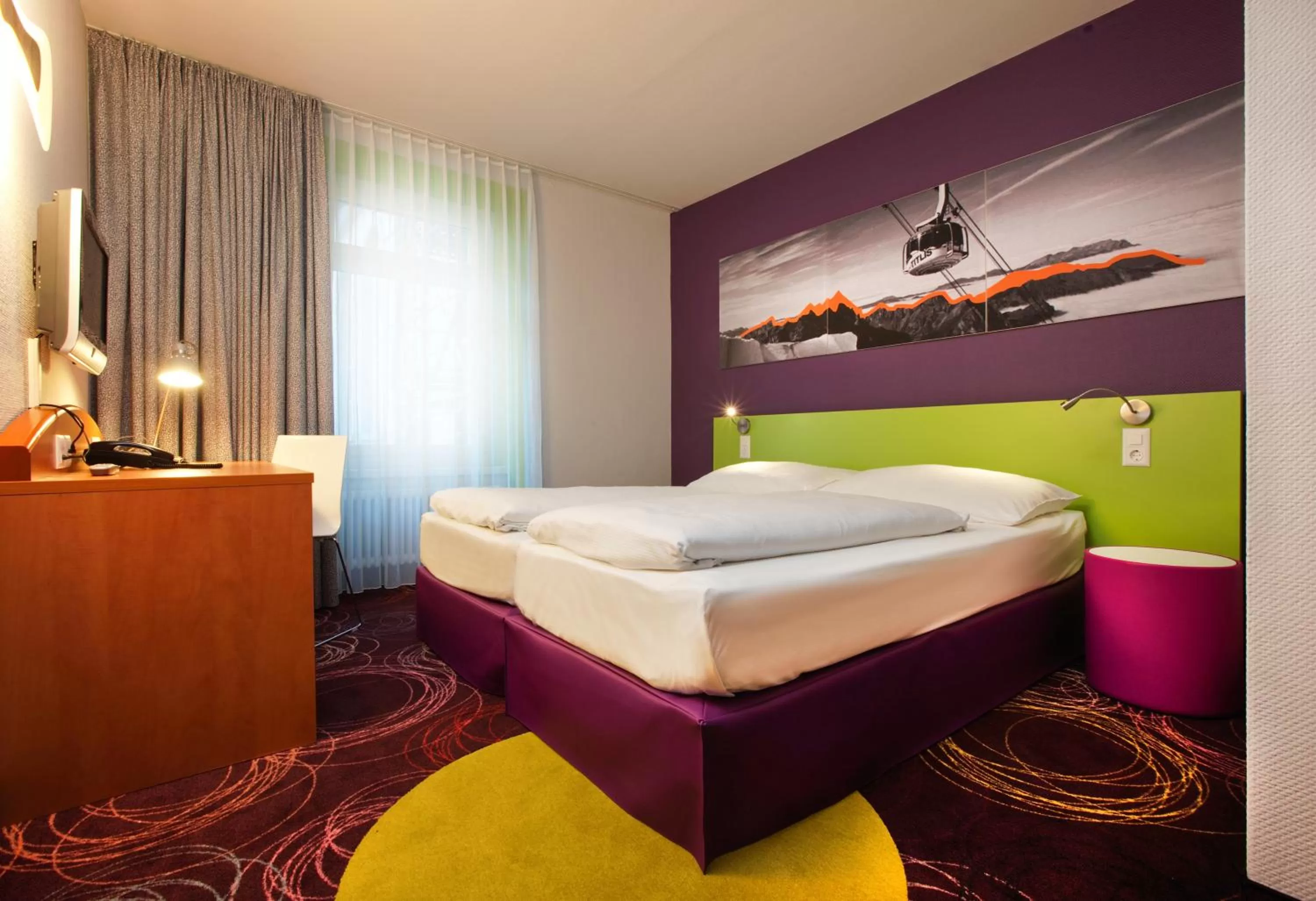 Photo of the whole room, Bed in ibis Styles Luzern