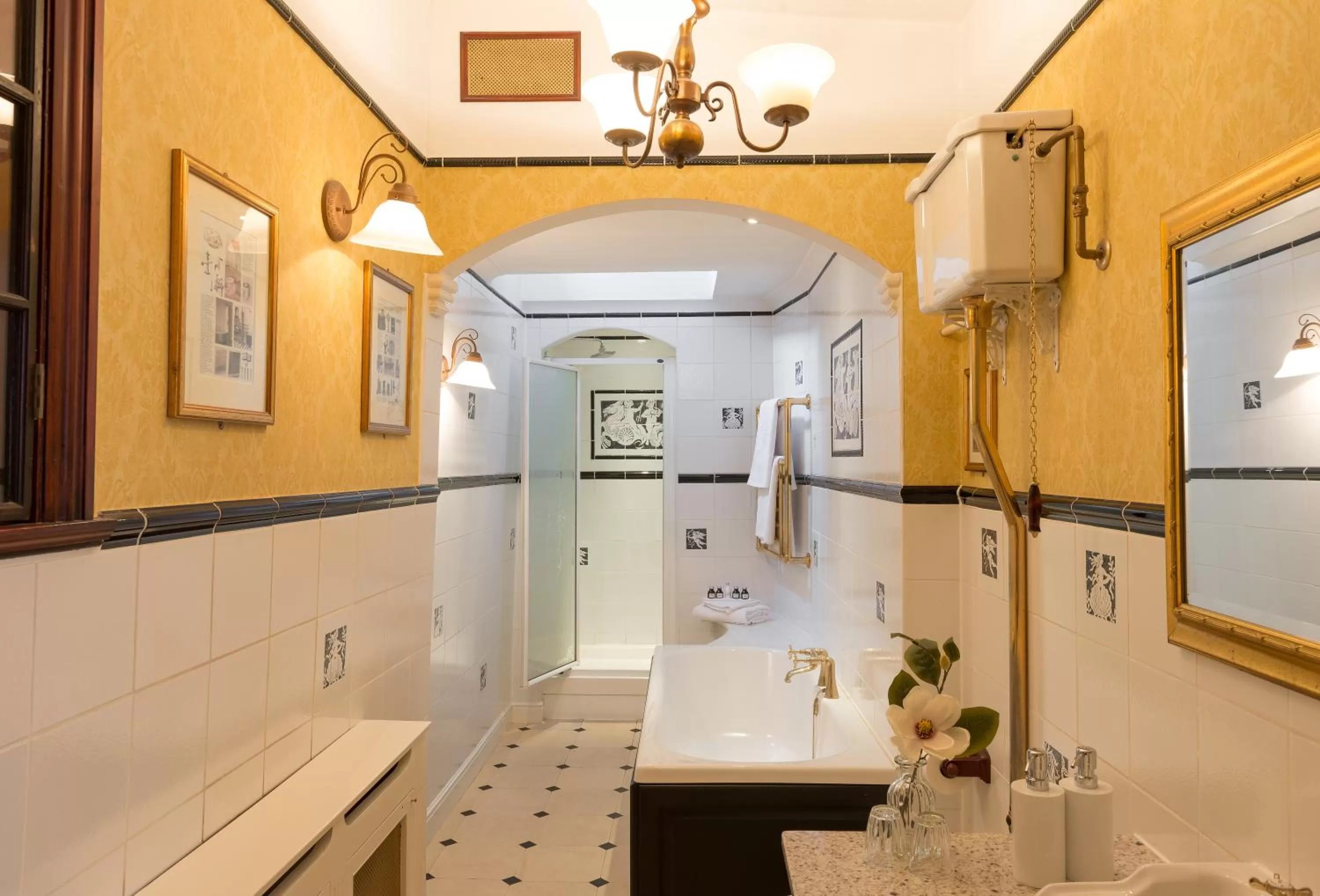 Bathroom in Best Western Red Lion Hotel